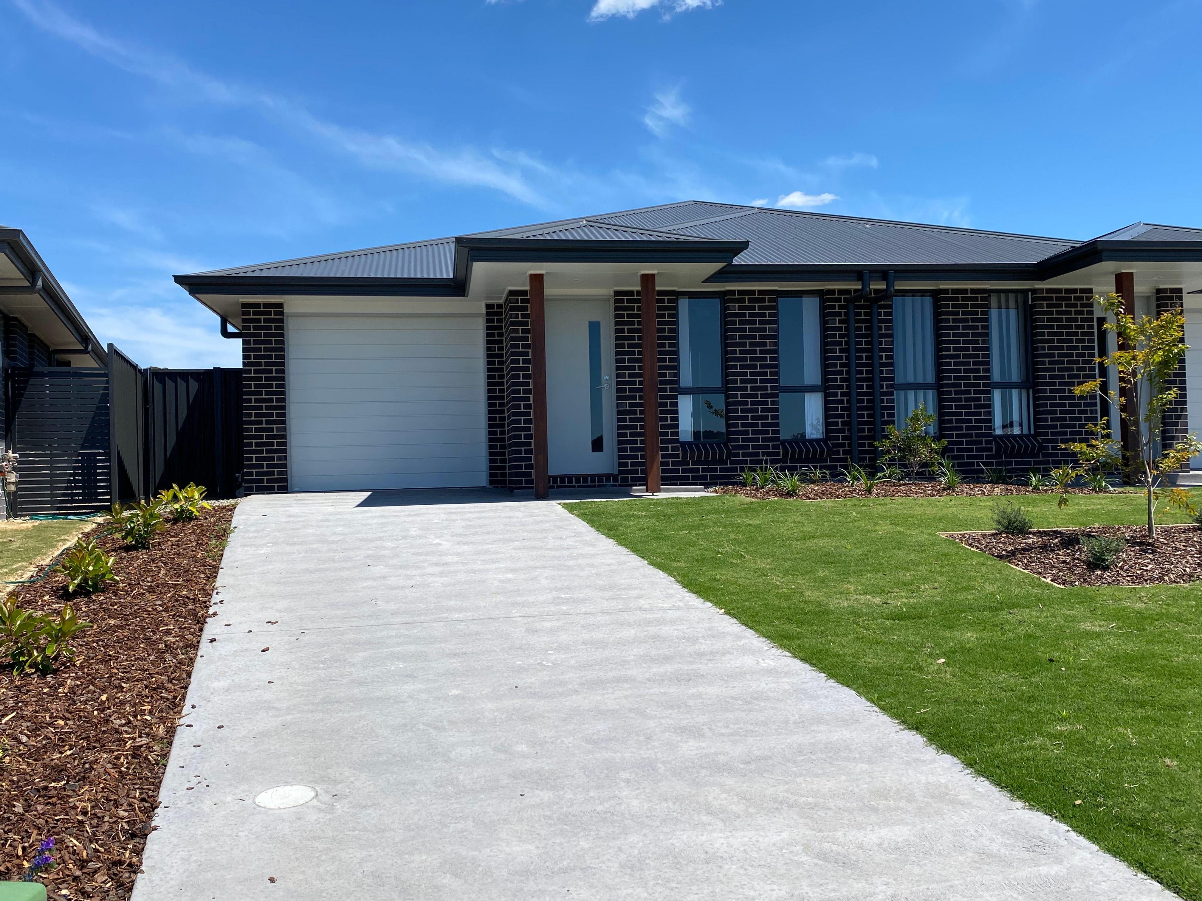 Prop-GPT: DuplexSemi-detached: NSW Goulburn, NSW 2580 Home For Rent
