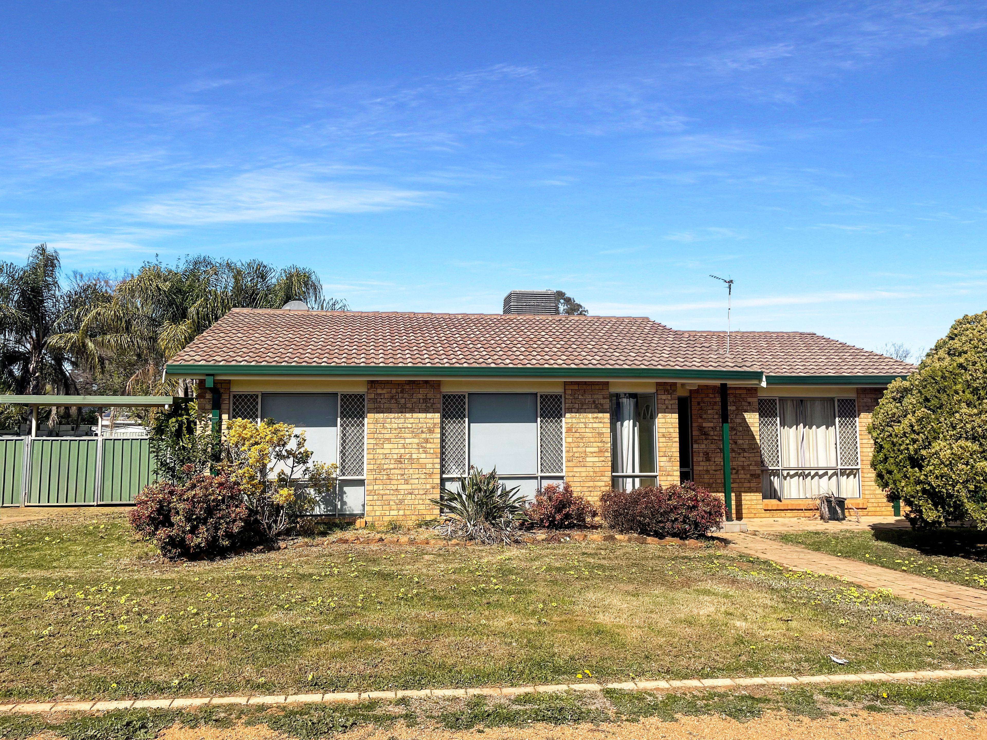 Prop-GPT: House: NSW Dubbo, NSW 2830 Home For Rent