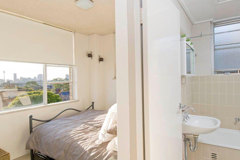 One Bedroom Apartment Offering Fabulous City Skyline Views