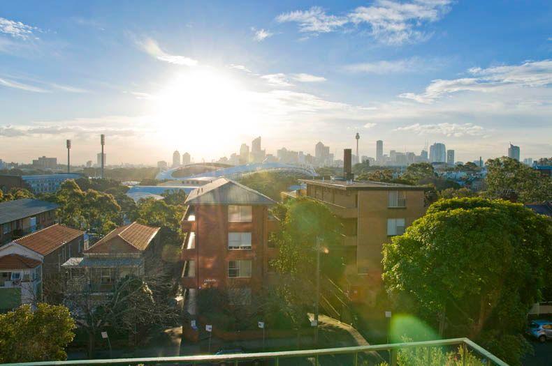 One Bedroom Apartment Offering Fabulous City Skyline Views