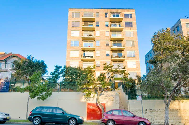 One Bedroom Apartment Offering Fabulous City Skyline Views