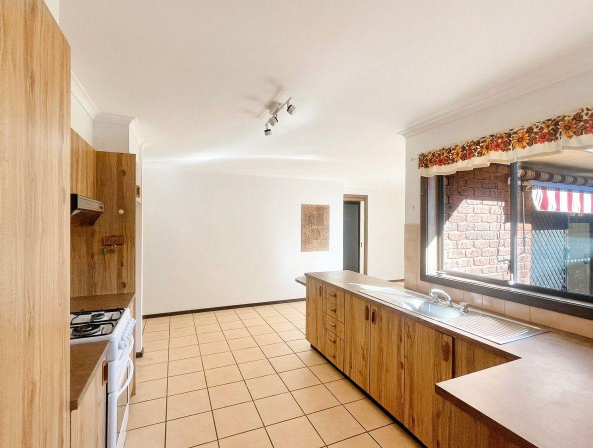 House for Rent: Lavington, NSW 2641, NSW, 2641