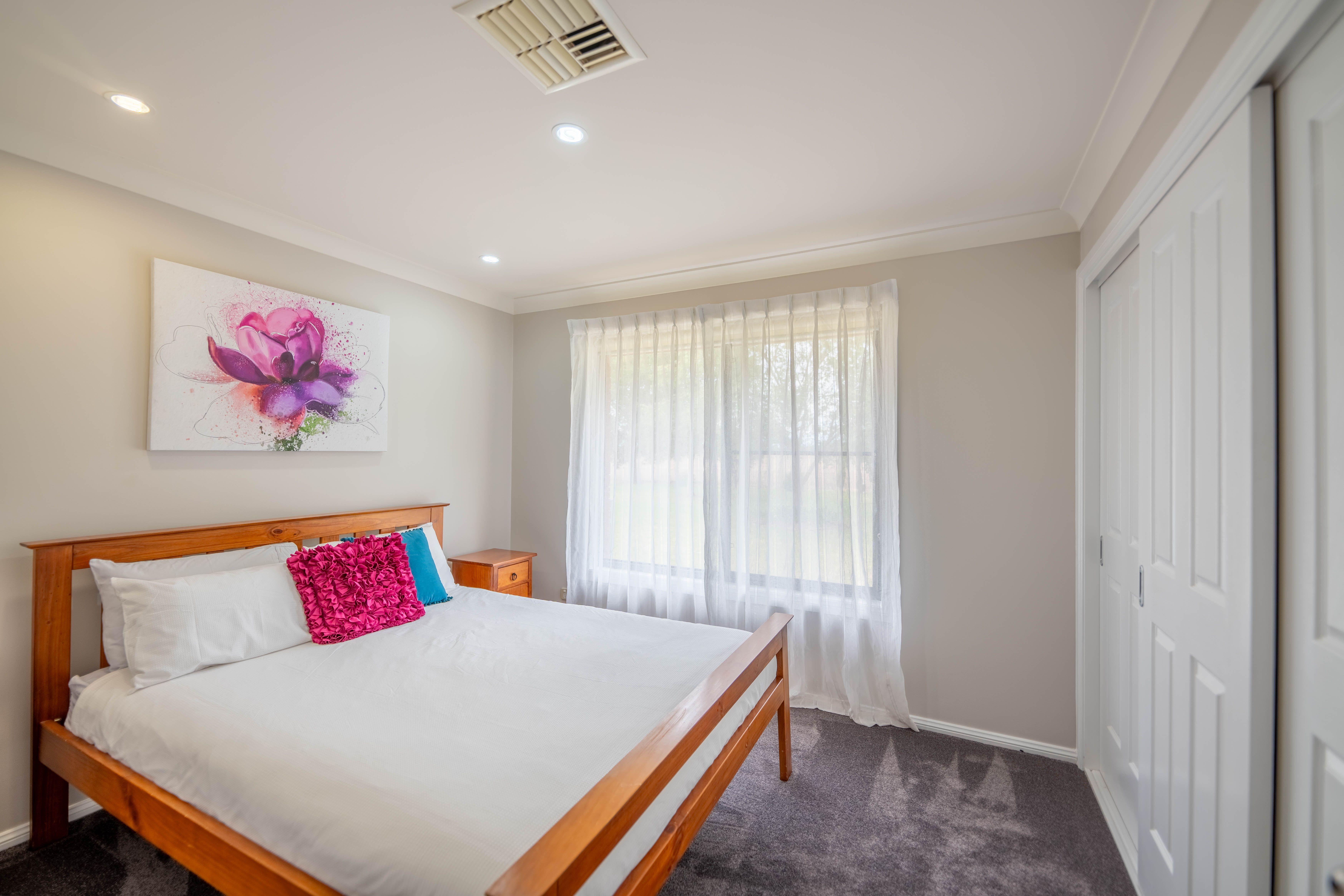 Ray White Forbes - 02 6851 1411