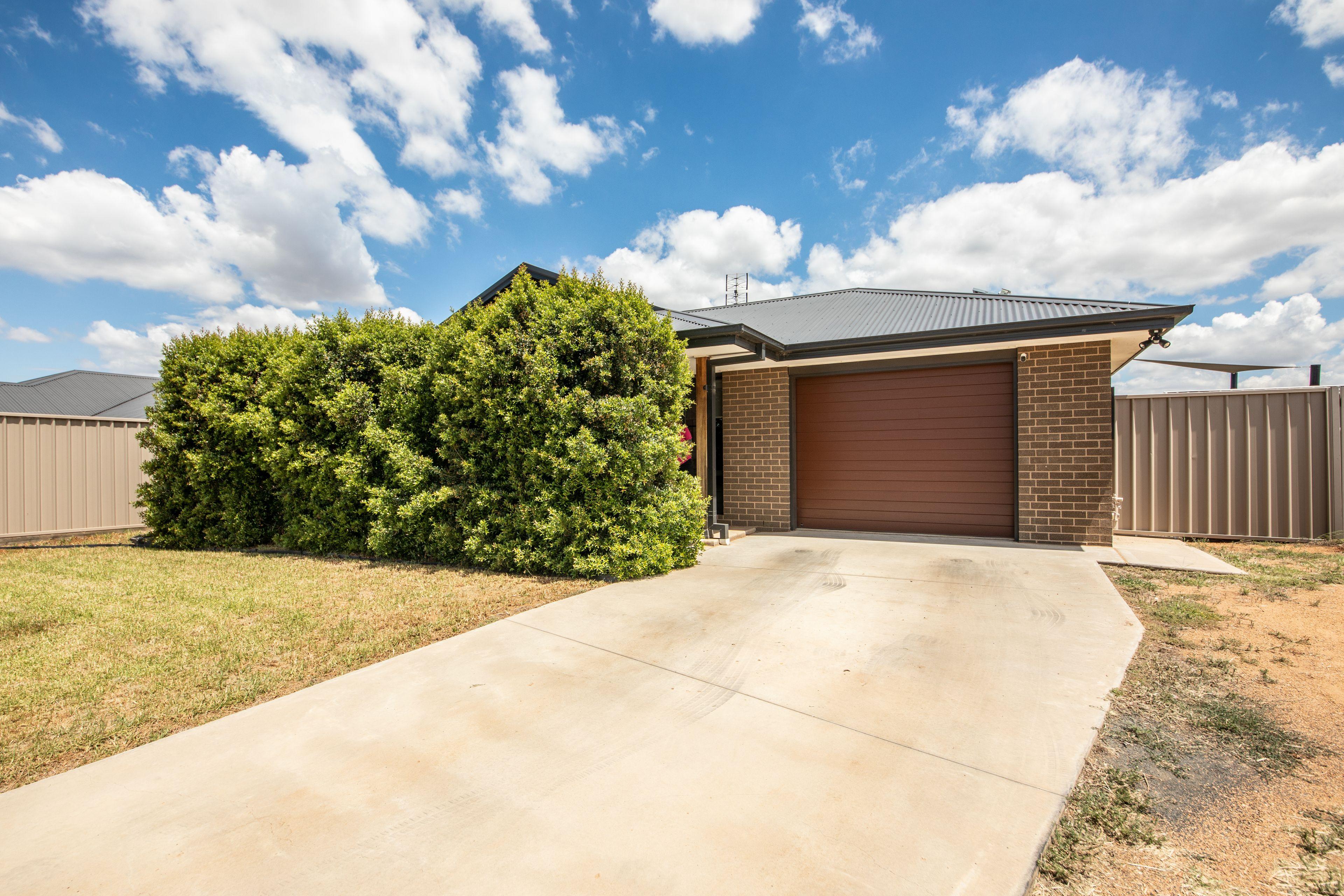 Prop-GPT: House: NSW Dubbo, NSW 2830 Home For Rent