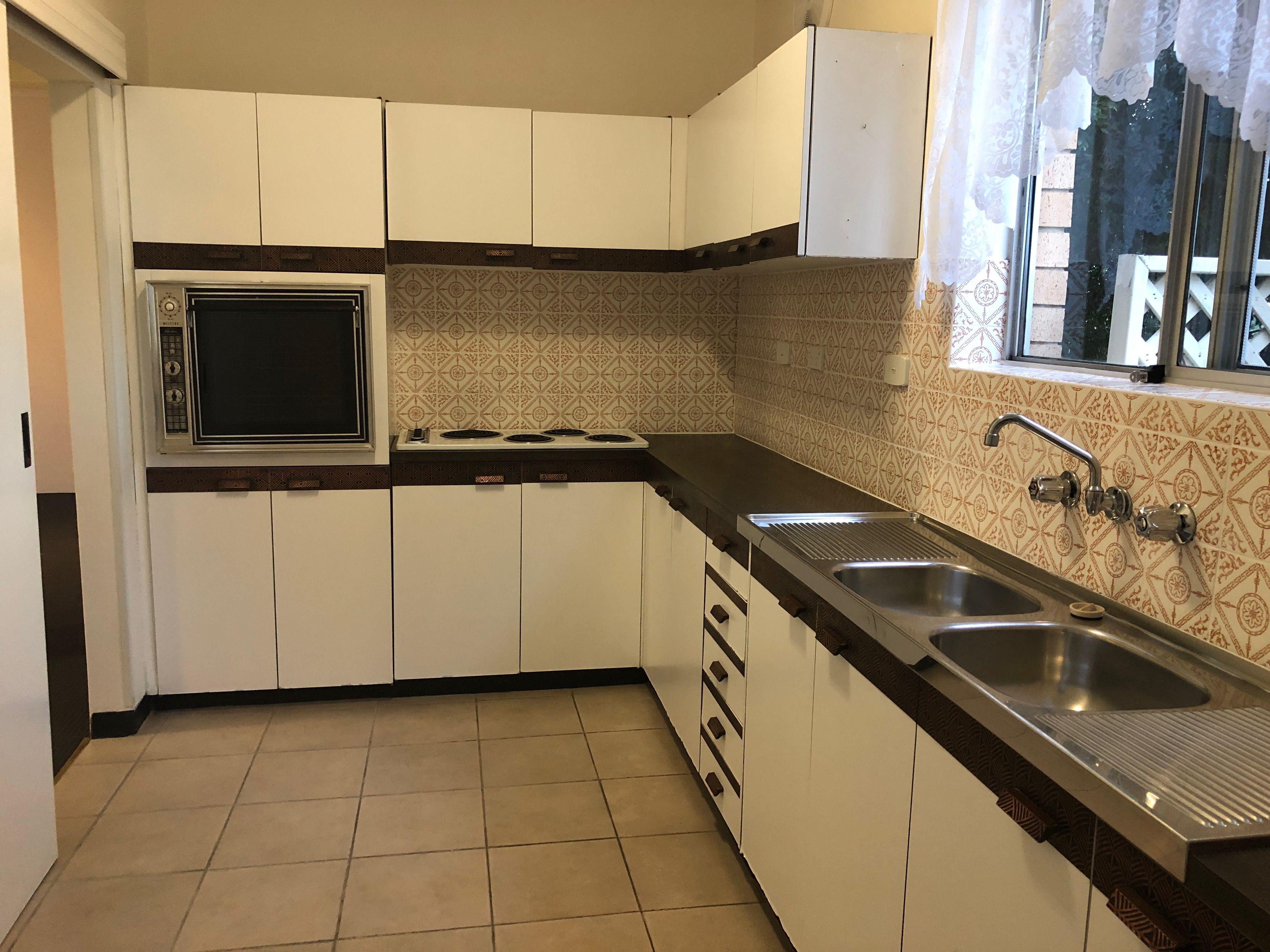 Super Spacious 1 Bedroom Unit!