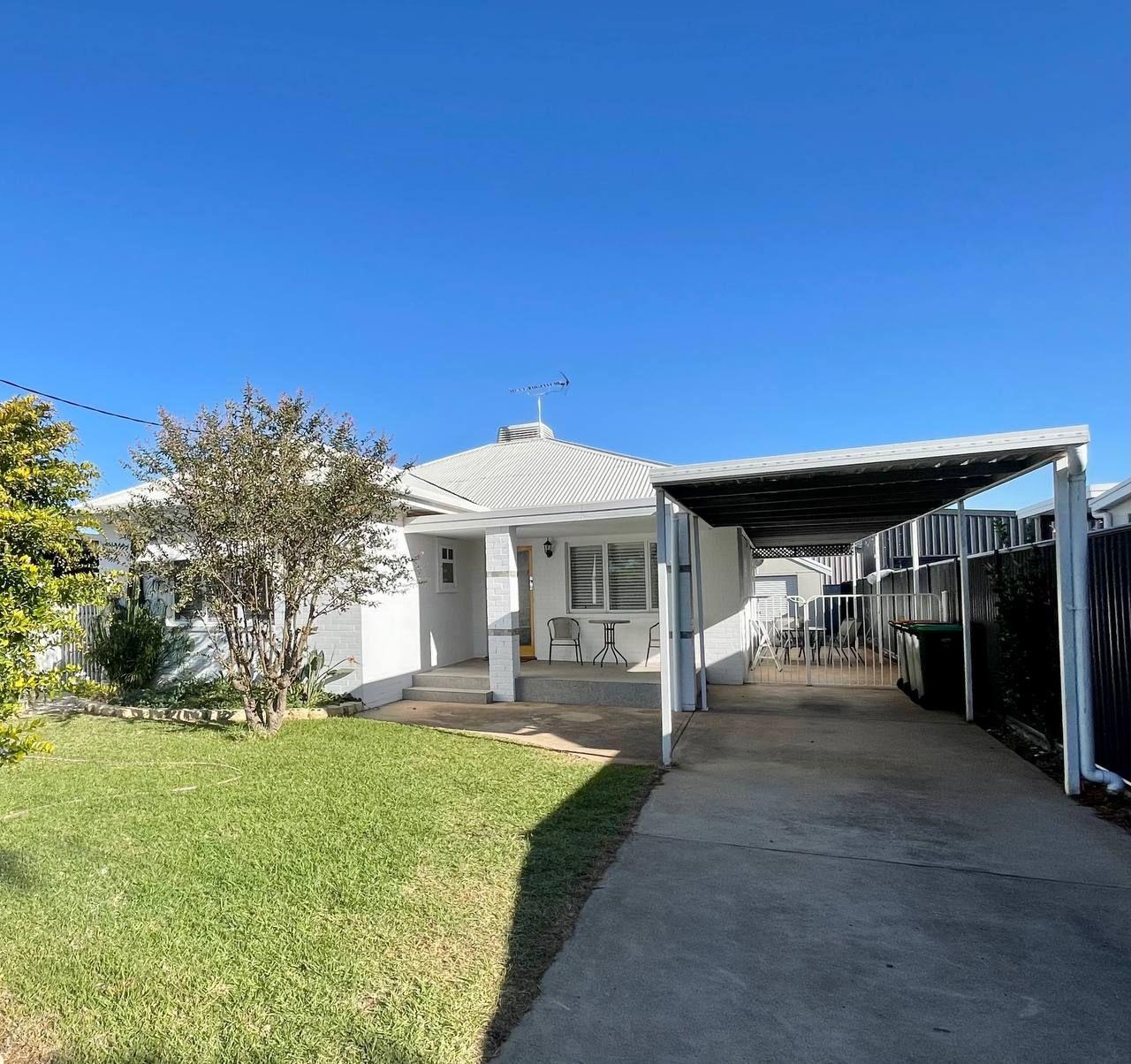 Prop-GPT: House: NSW Parkes, NSW 2870 Home For Rent