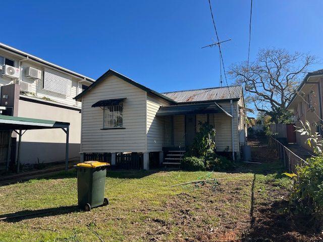 Prop-GPT: House: QLD Upper Mount Gravatt, QLD 4122 Home For Rent