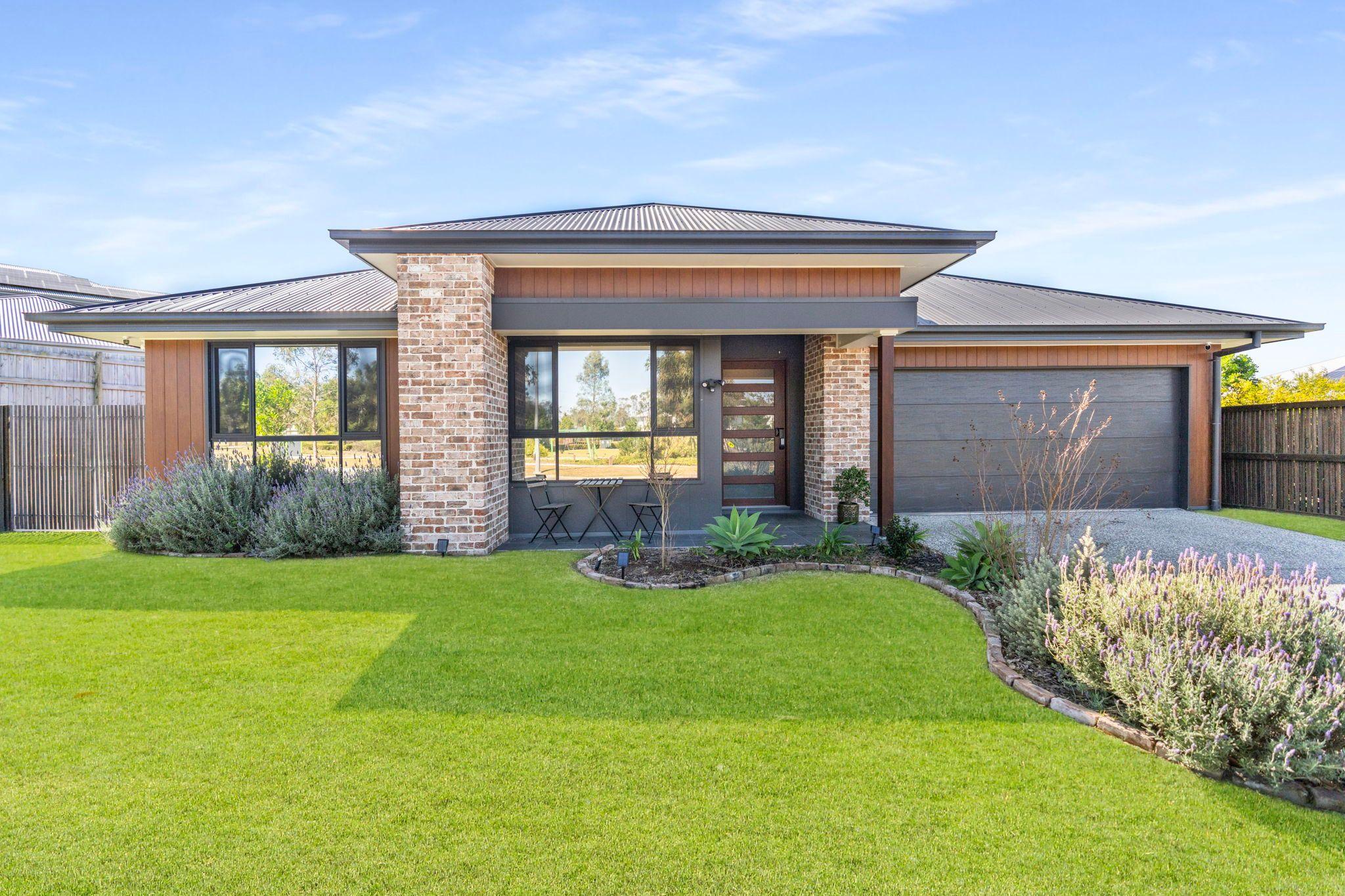 Prop-GPT: House: QLD Greenbank, QLD 4124 Home For Rent