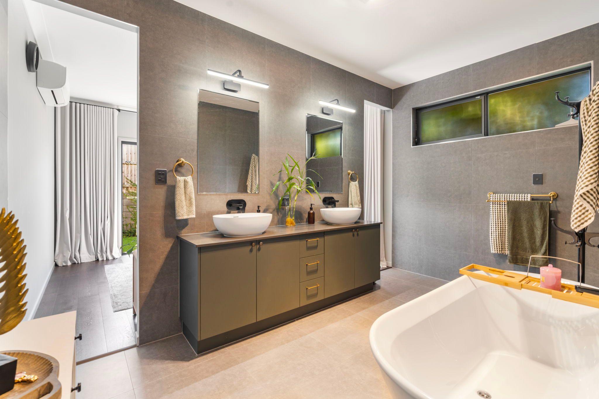 Bespoke Executive Living with Solar, Side Gates & Upgrades Throughout