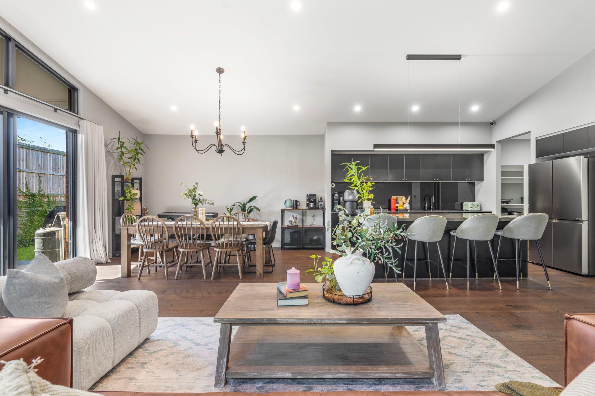 Bespoke Executive Living with Solar, Side Gates & Upgrades Throughout