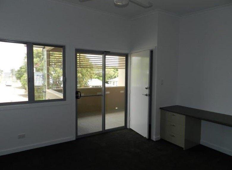 TIDY TOWNHOUSE CLOSE TO CBD