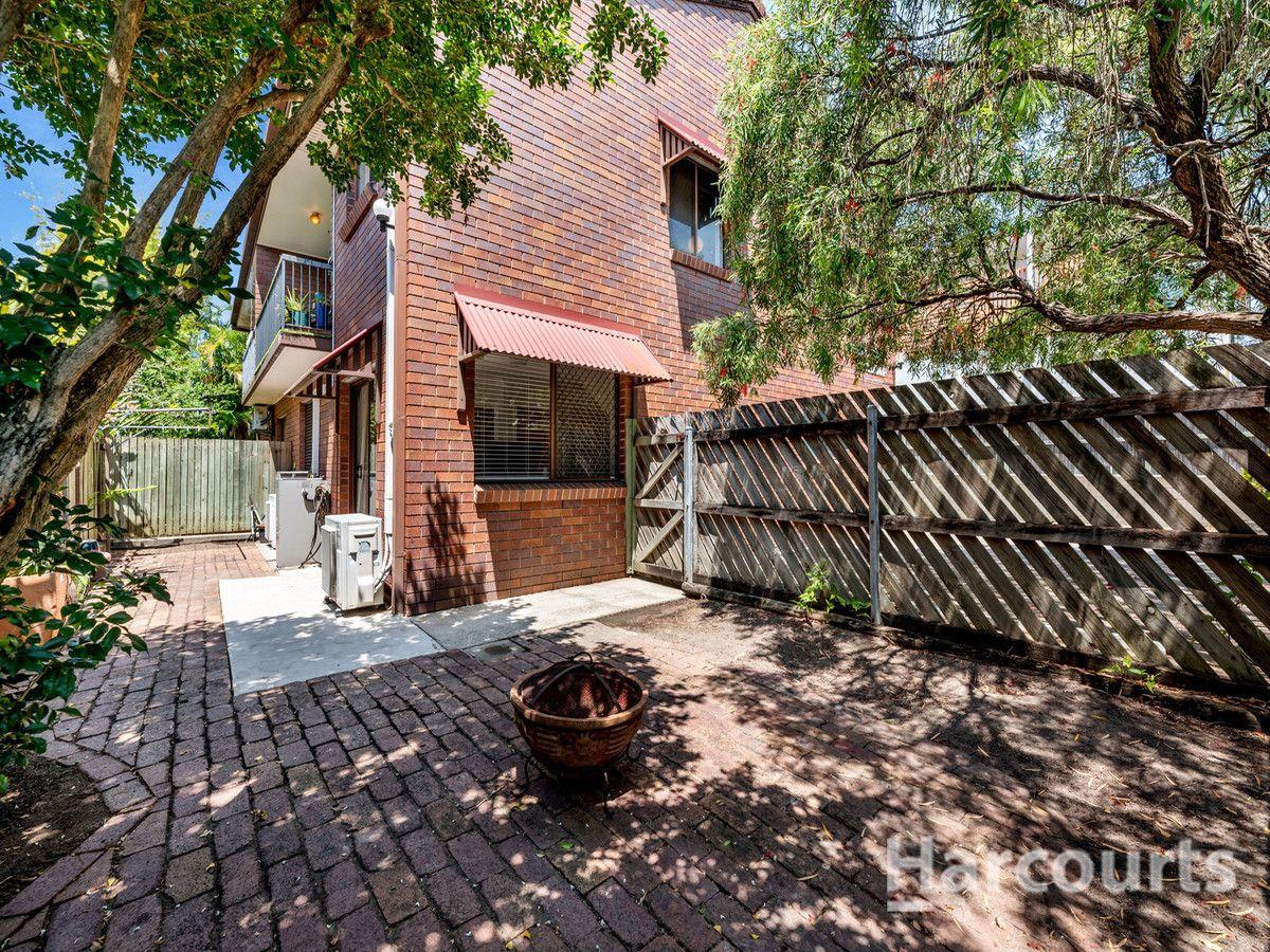 1/33 Kinmond Avenue, Wavell Heights, QLD 4012 - Townhouse for Rent - harcourts.net