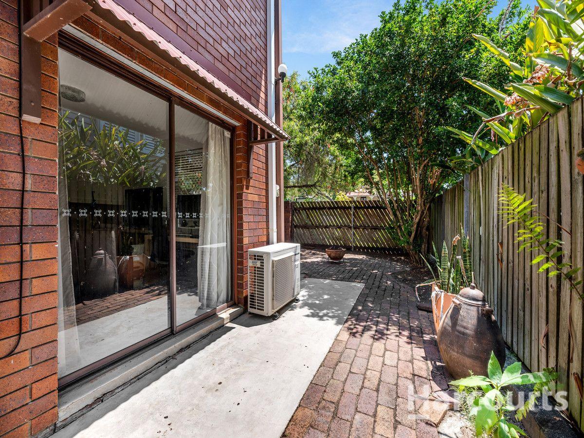 1/33 Kinmond Avenue, Wavell Heights, QLD 4012 - Townhouse for Rent - harcourts.net