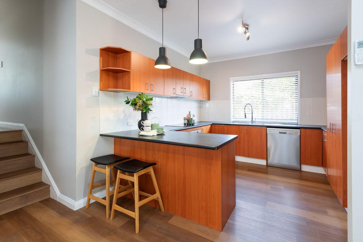 6 Carmarthen Circuit, PACIFIC PINES, QLD 4211 - House for Rent - harcourts.net