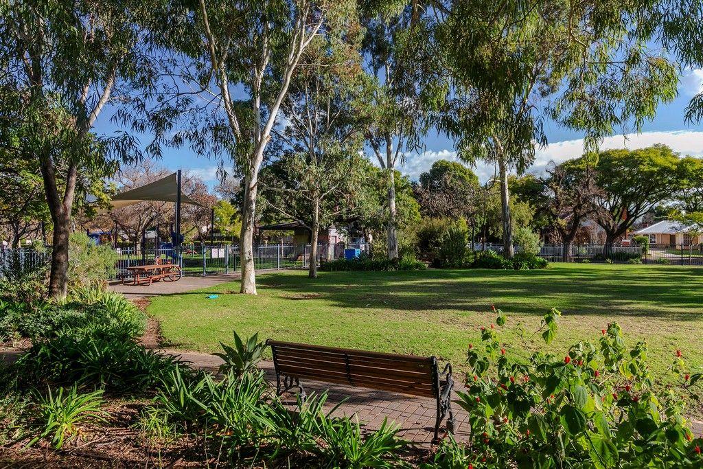 Stylish & Easy-Care Living in Everard Park