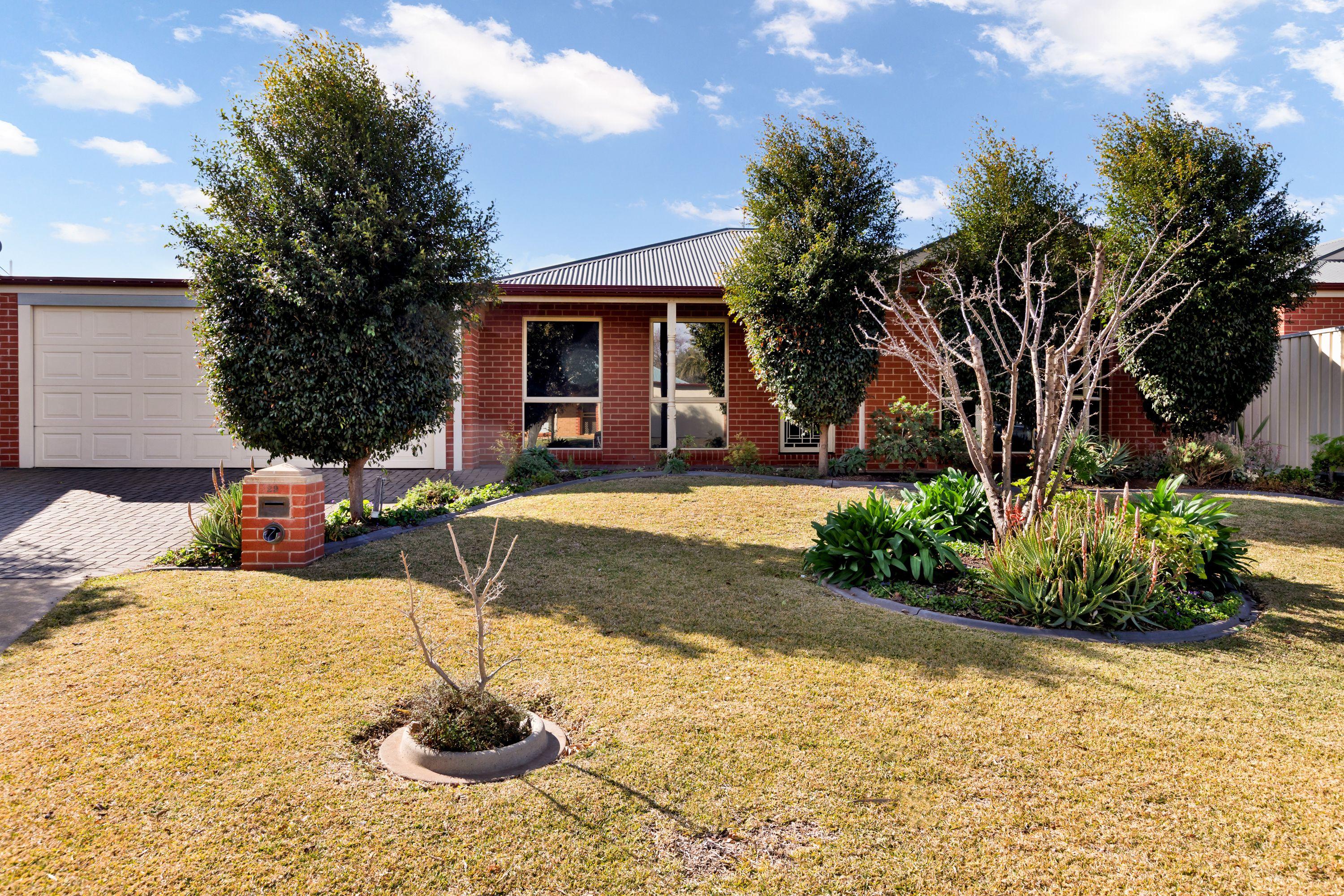 Prop-GPT: House: VIC Mildura, VIC 3500 Home For Rent