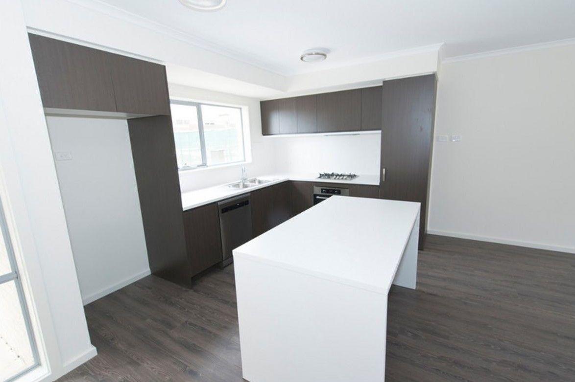 Prop-GPT: Townhouse: VIC Westmeadows, VIC 3049 Home For Rent