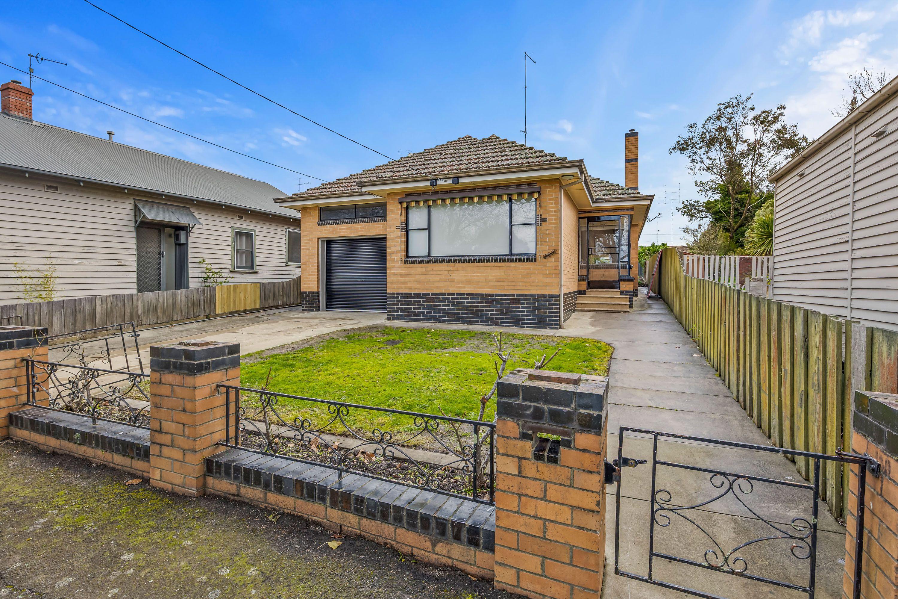 Prop-GPT: House: VIC Redan, VIC 3350 Home For Rent