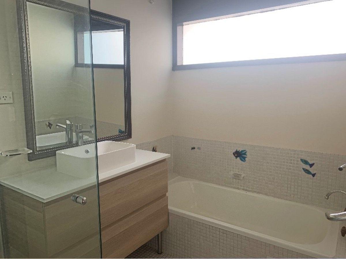 House for Rent: Bateau Bay, NSW 2261, NSW, 2261