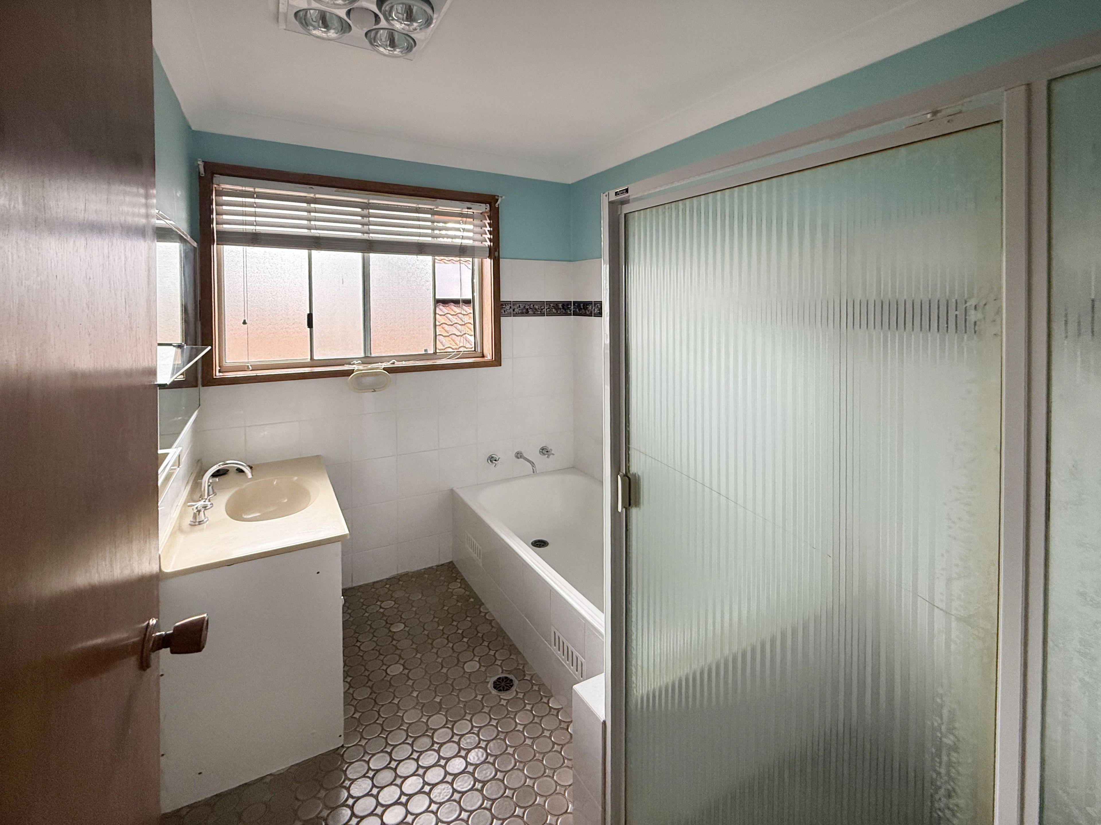 SPACIOUS 3 BEDROOM HOME