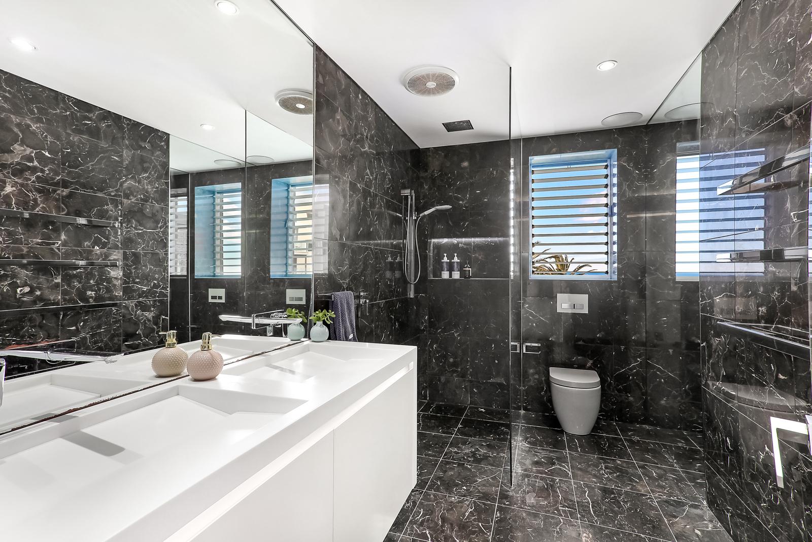 Breathtaking Ocean Views from Sun-Drenched North-Facing Vaucluse Apartment