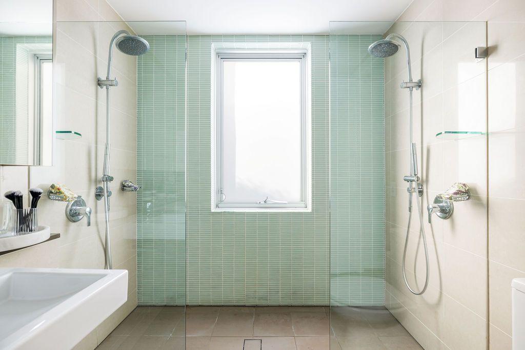 Top-Floor Perfection with Panoramic Sydney Harbour Outlook