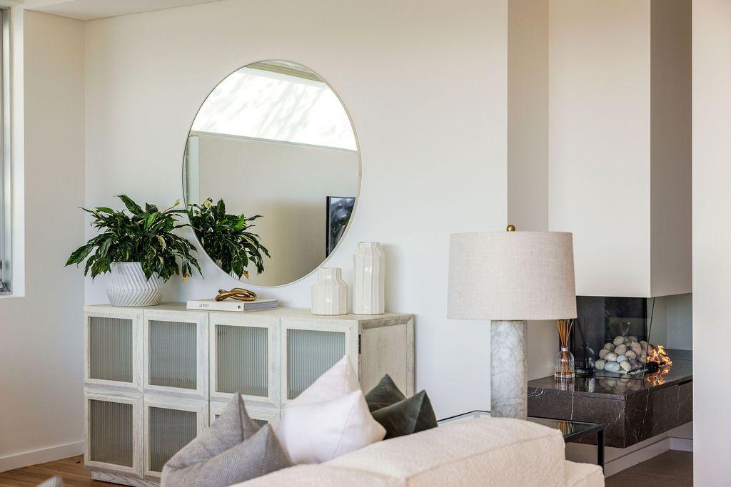 Top-Floor Perfection with Panoramic Sydney Harbour Outlook