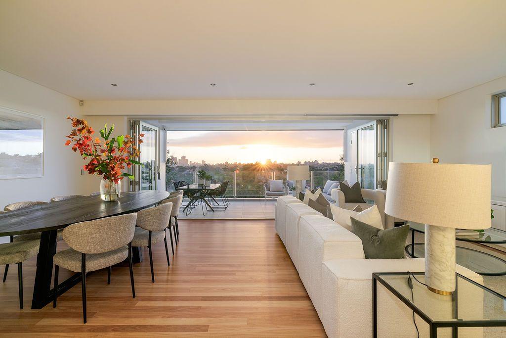 Top-Floor Perfection with Panoramic Sydney Harbour Outlook