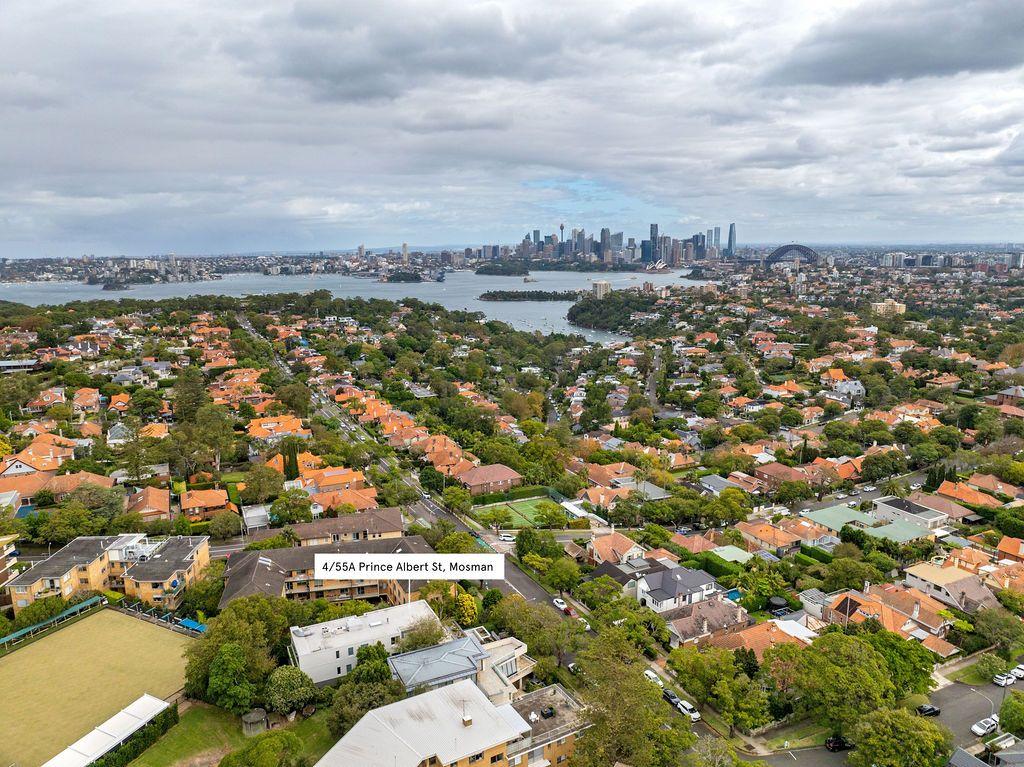 Top-Floor Perfection with Panoramic Sydney Harbour Outlook