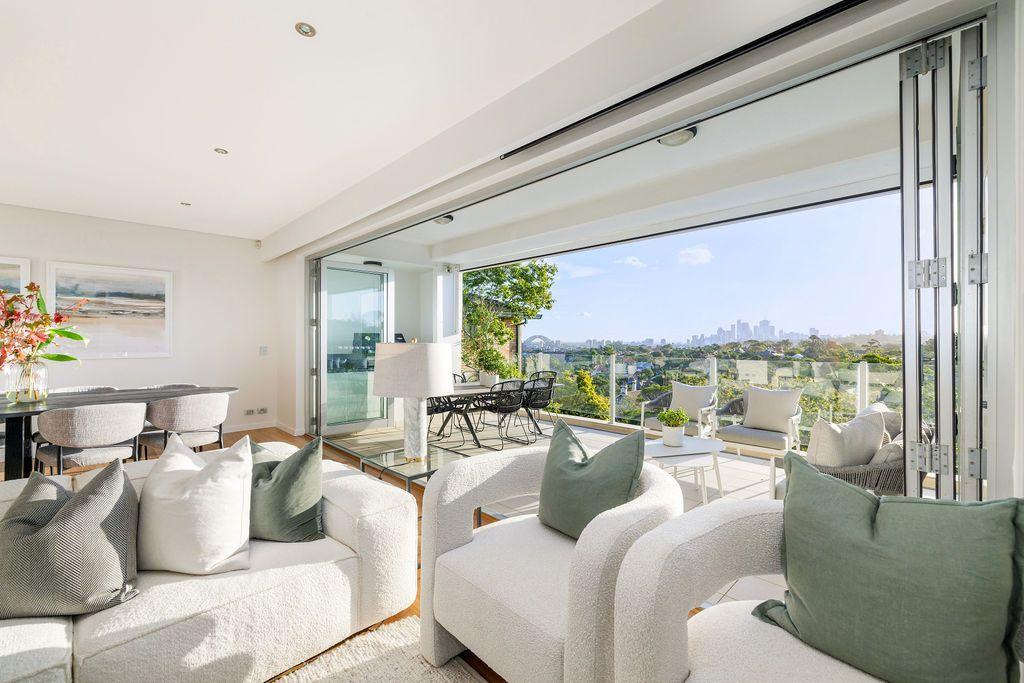 Top-Floor Perfection with Panoramic Sydney Harbour Outlook
