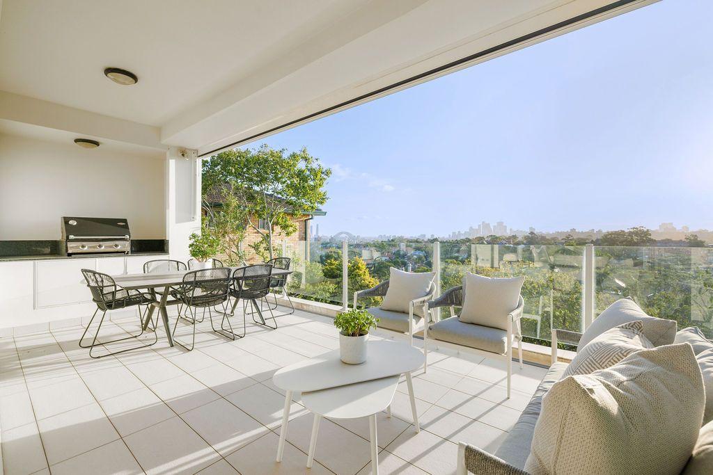 Top-Floor Perfection with Panoramic Sydney Harbour Outlook