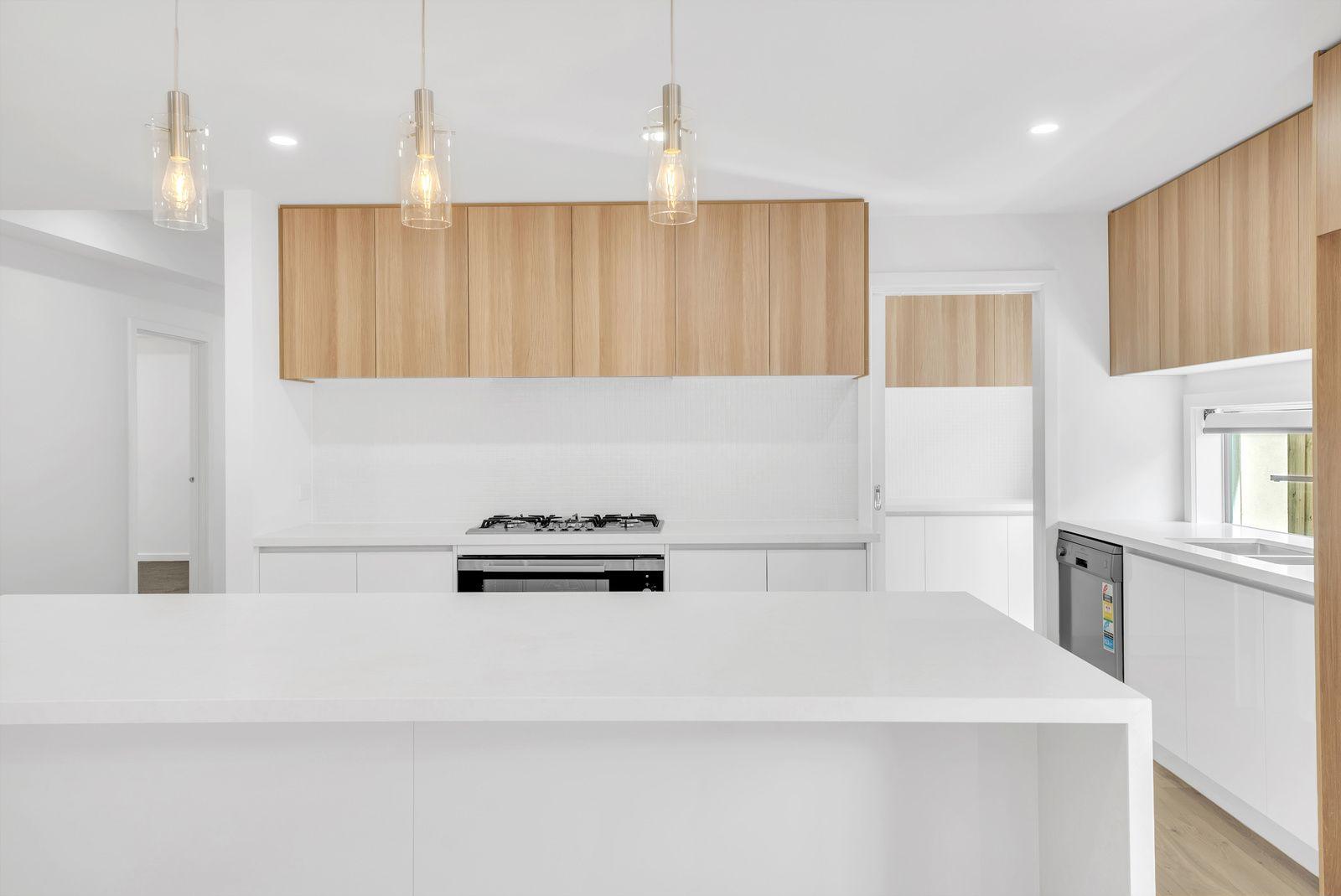 NEAR NEW STUNNING FAMILY HOME