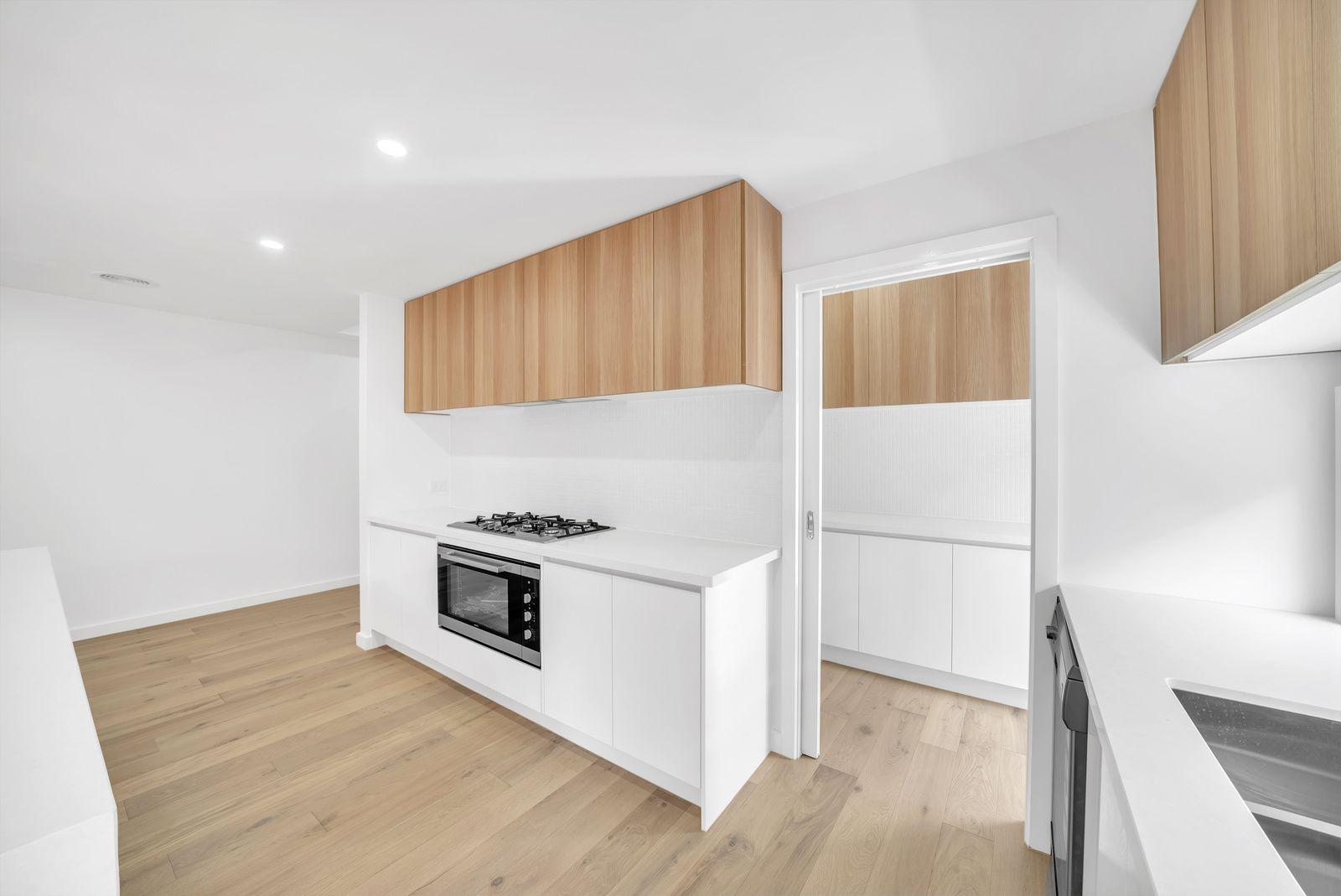 NEAR NEW STUNNING FAMILY HOME