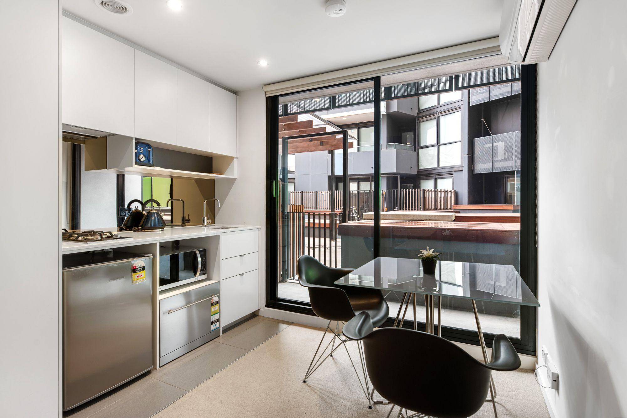 Prop-GPT: Apartment: VIC Melbourne, VIC 3000 Home For Rent