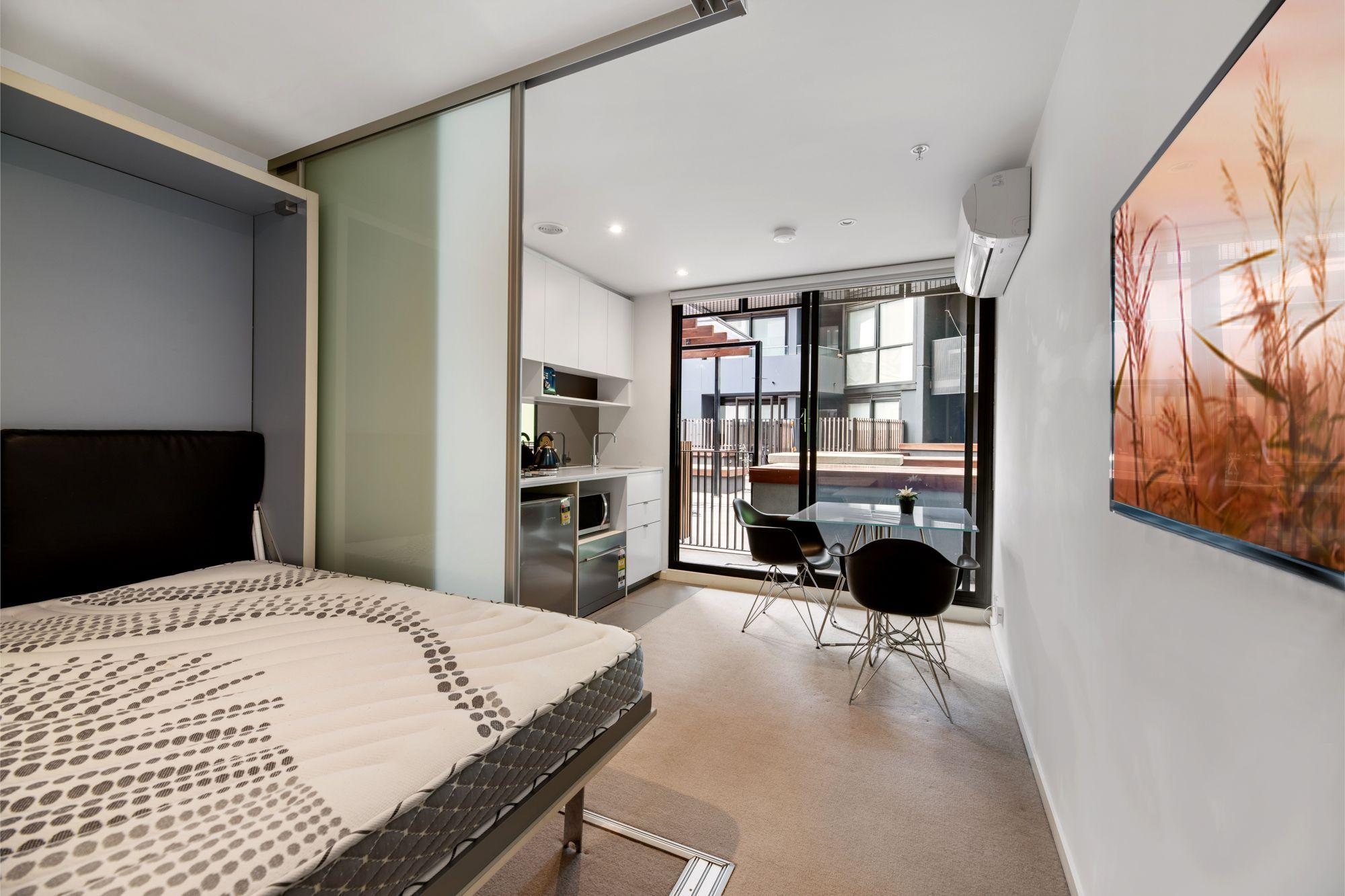 Apartment for Rent: Melbourne, VIC 3000, VIC, 3000