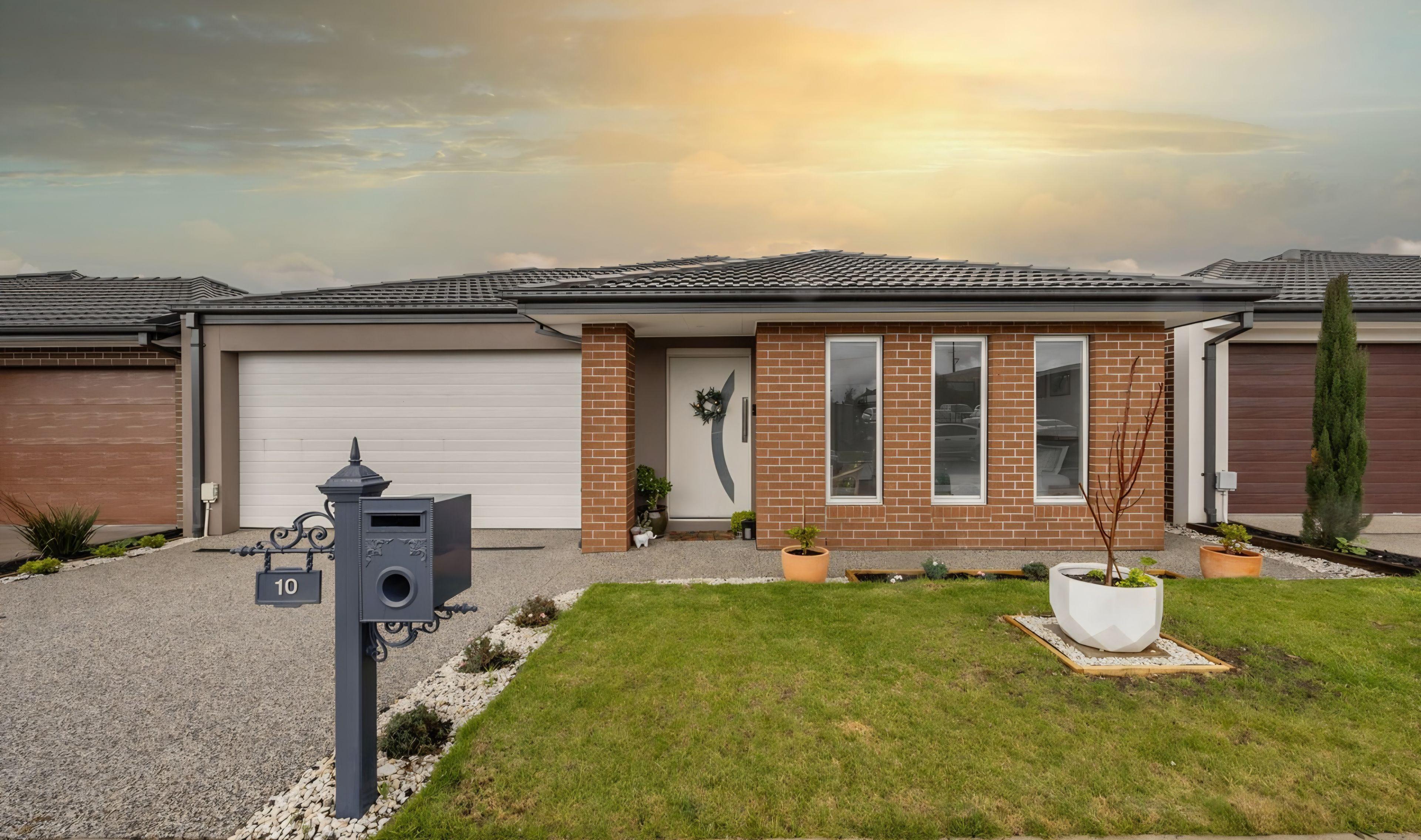 Prop-GPT: House: VIC Greenvale, VIC 3059 Home For Rent