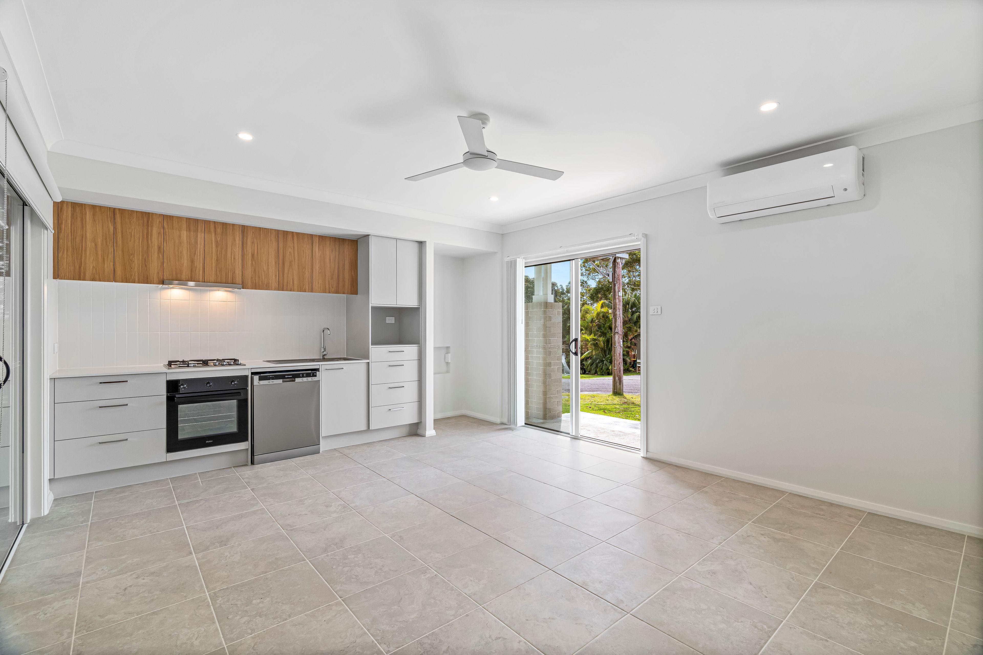 House for Rent: Bateau Bay, NSW 2261, NSW, 2261