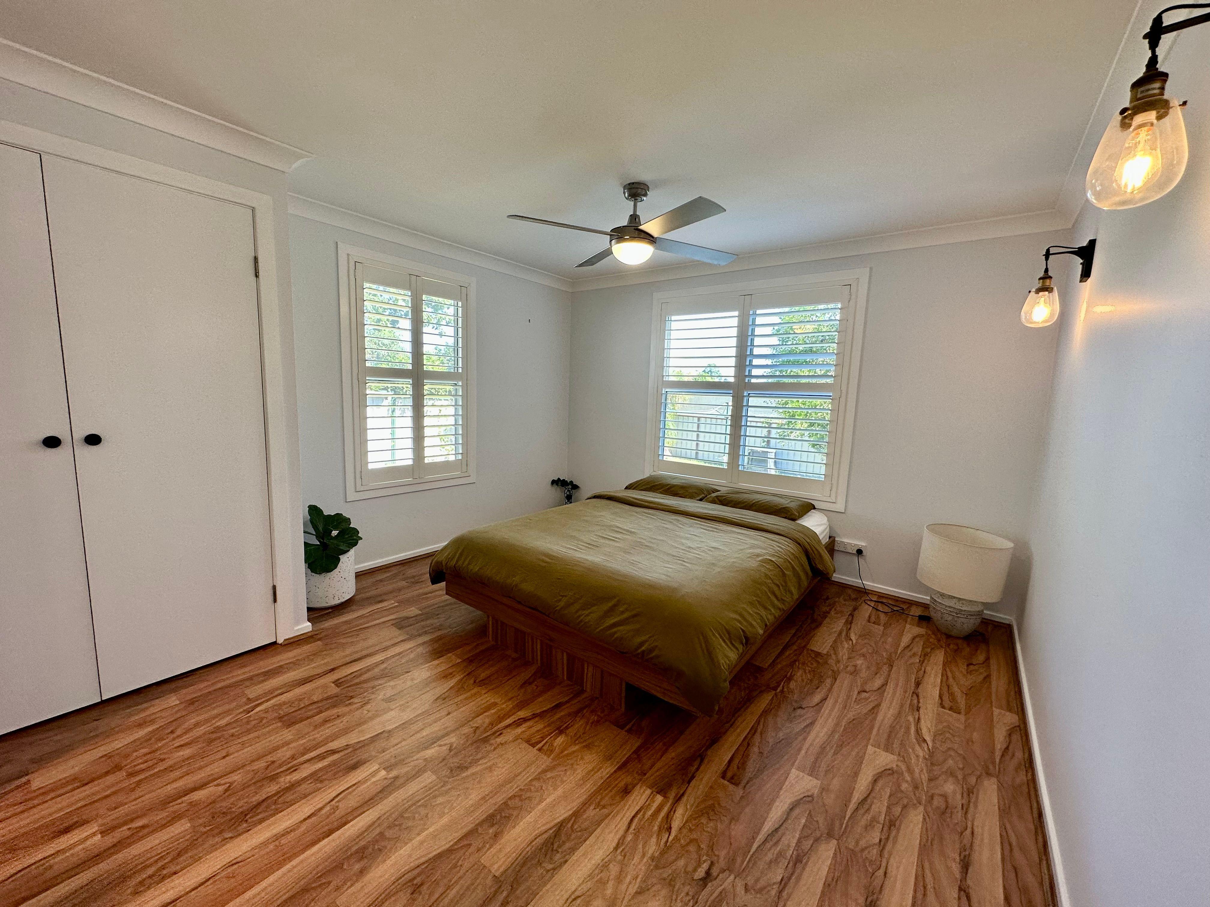 BEAUTIFUL LIGHT FILLED HOME! - 6 Months only