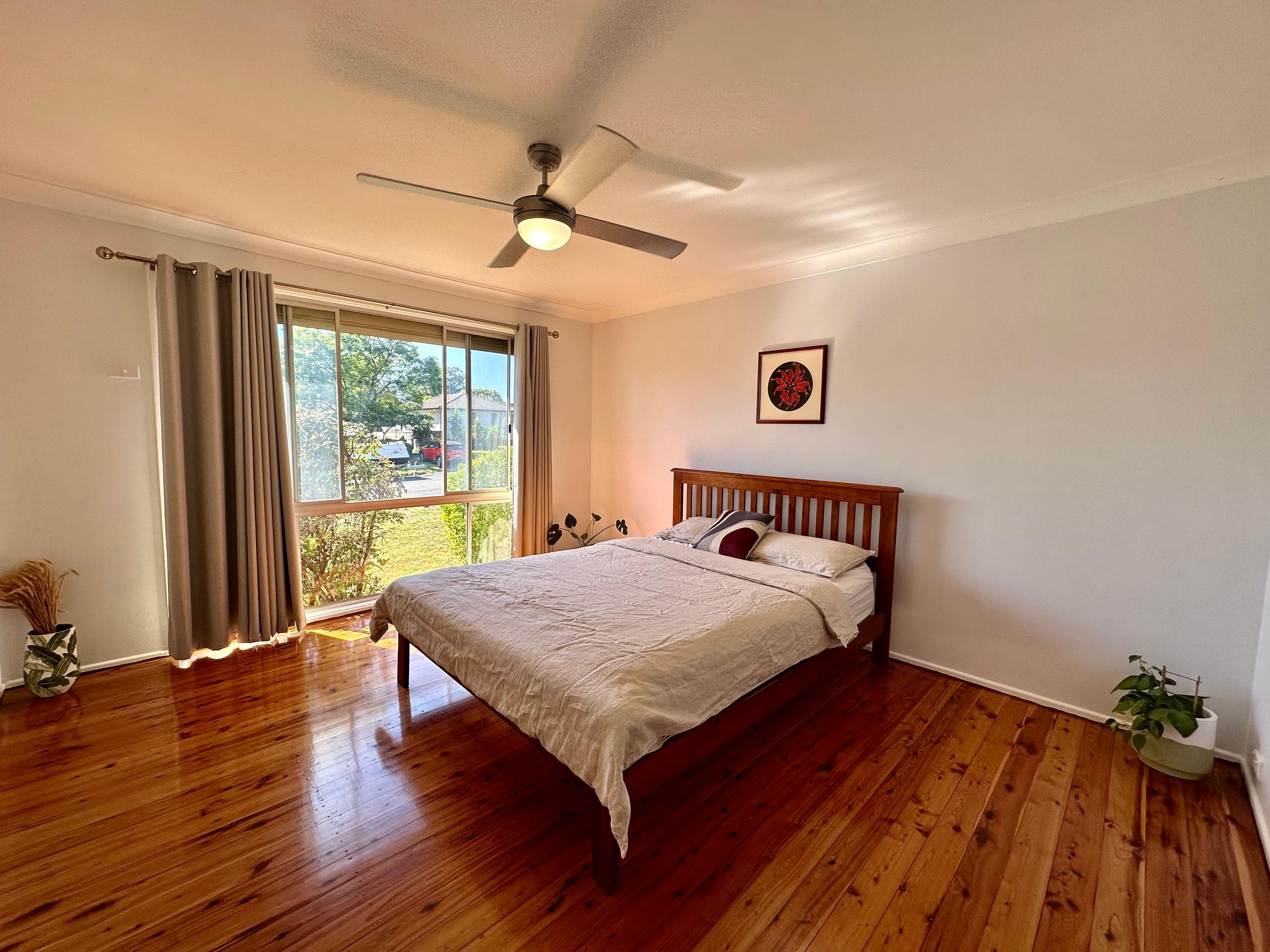 BEAUTIFUL LIGHT FILLED HOME! - 6 Months only