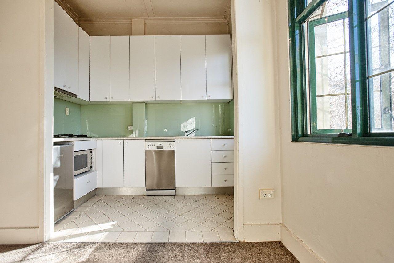 LIGHT AND LEAFY OUTLOOK!