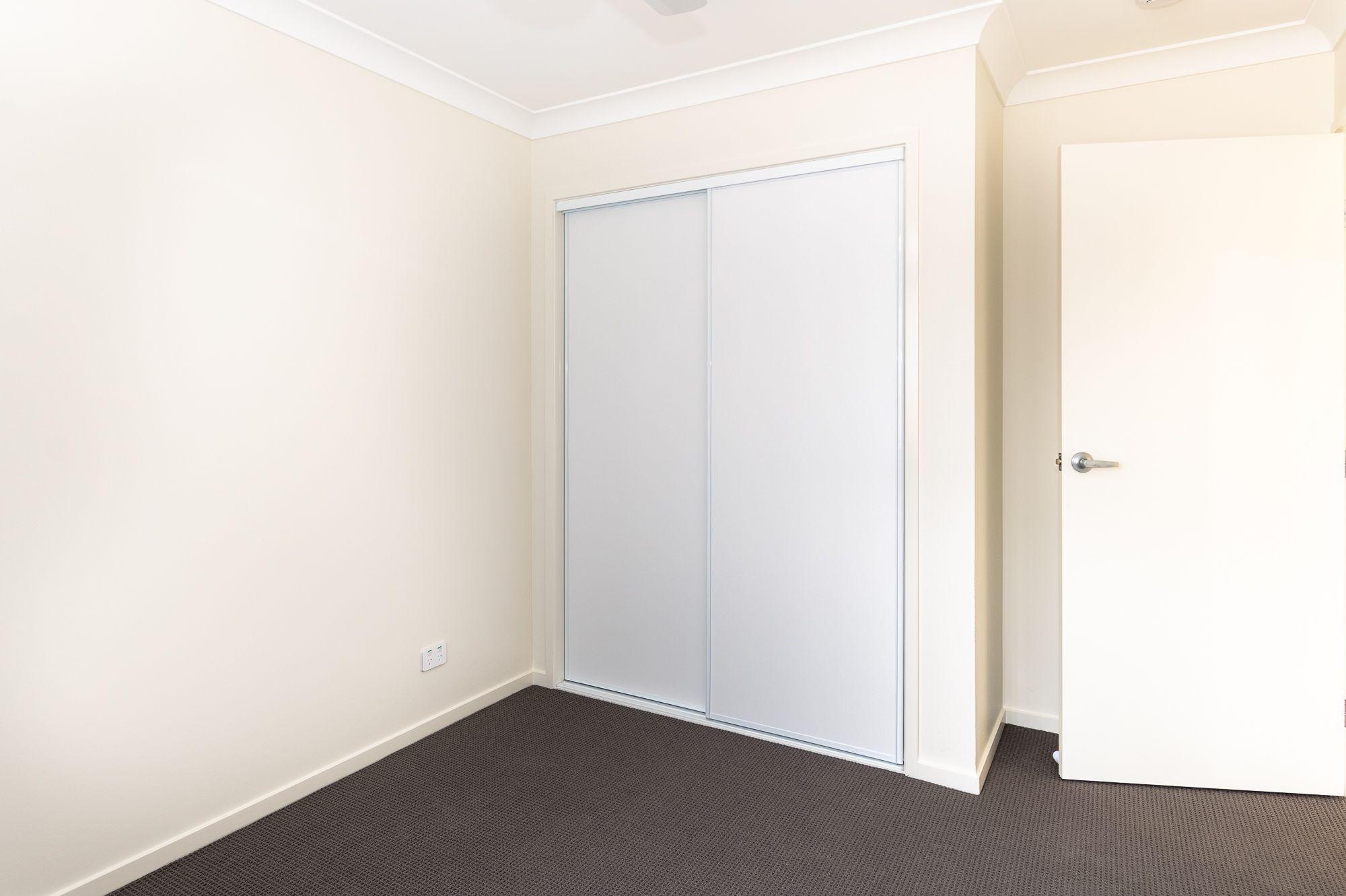 DuplexSemi-detached for Rent: Redbank Plains, QLD 4301, QLD, 4301