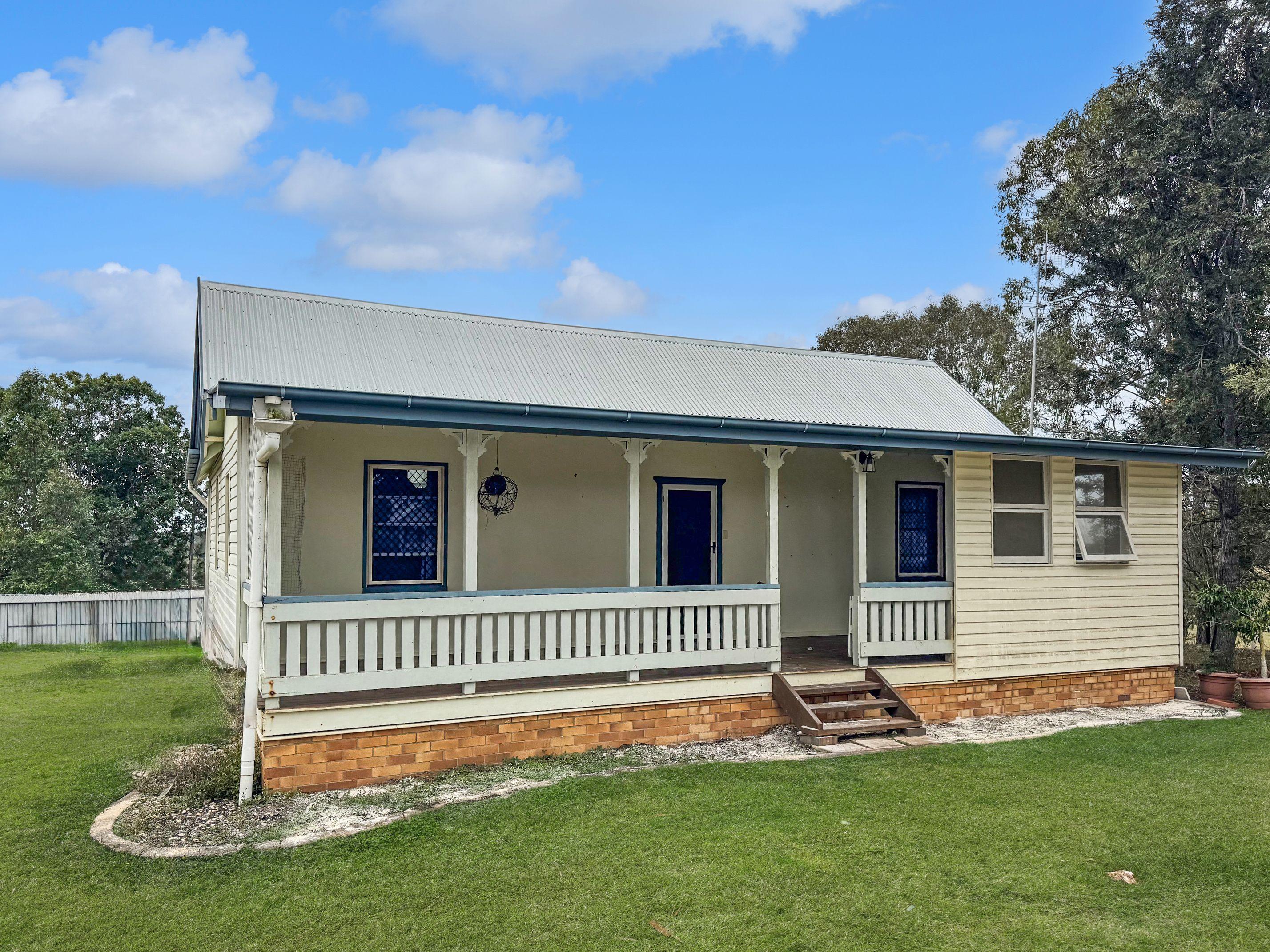 Prop-GPT: House: QLD Grahams Creek, QLD 4650 Home For Rent