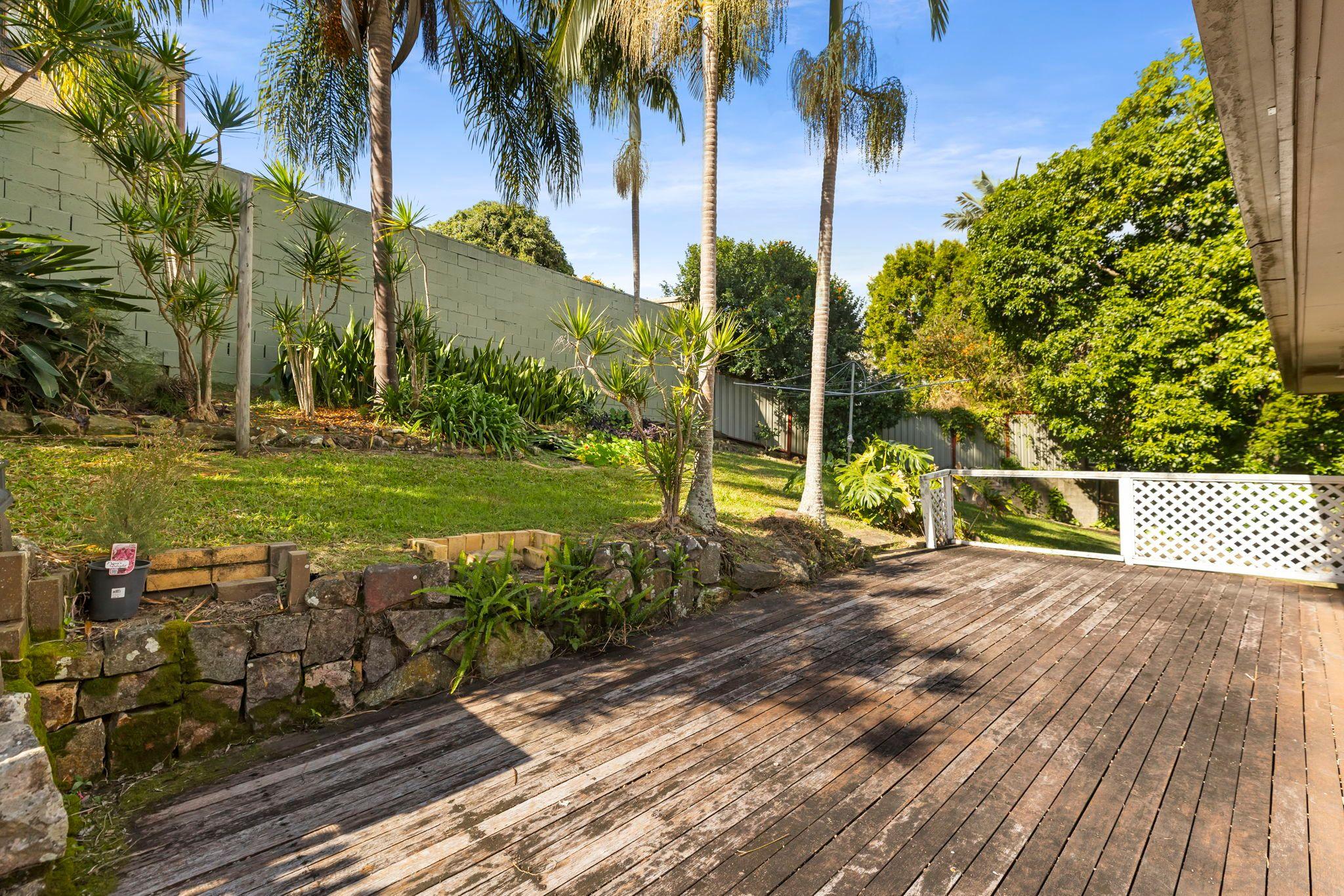 Outdoor Oasis & Dual Living Opportunity