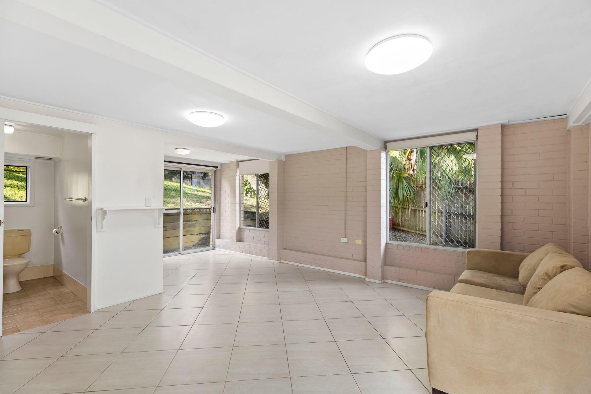 Outdoor Oasis & Dual Living Opportunity