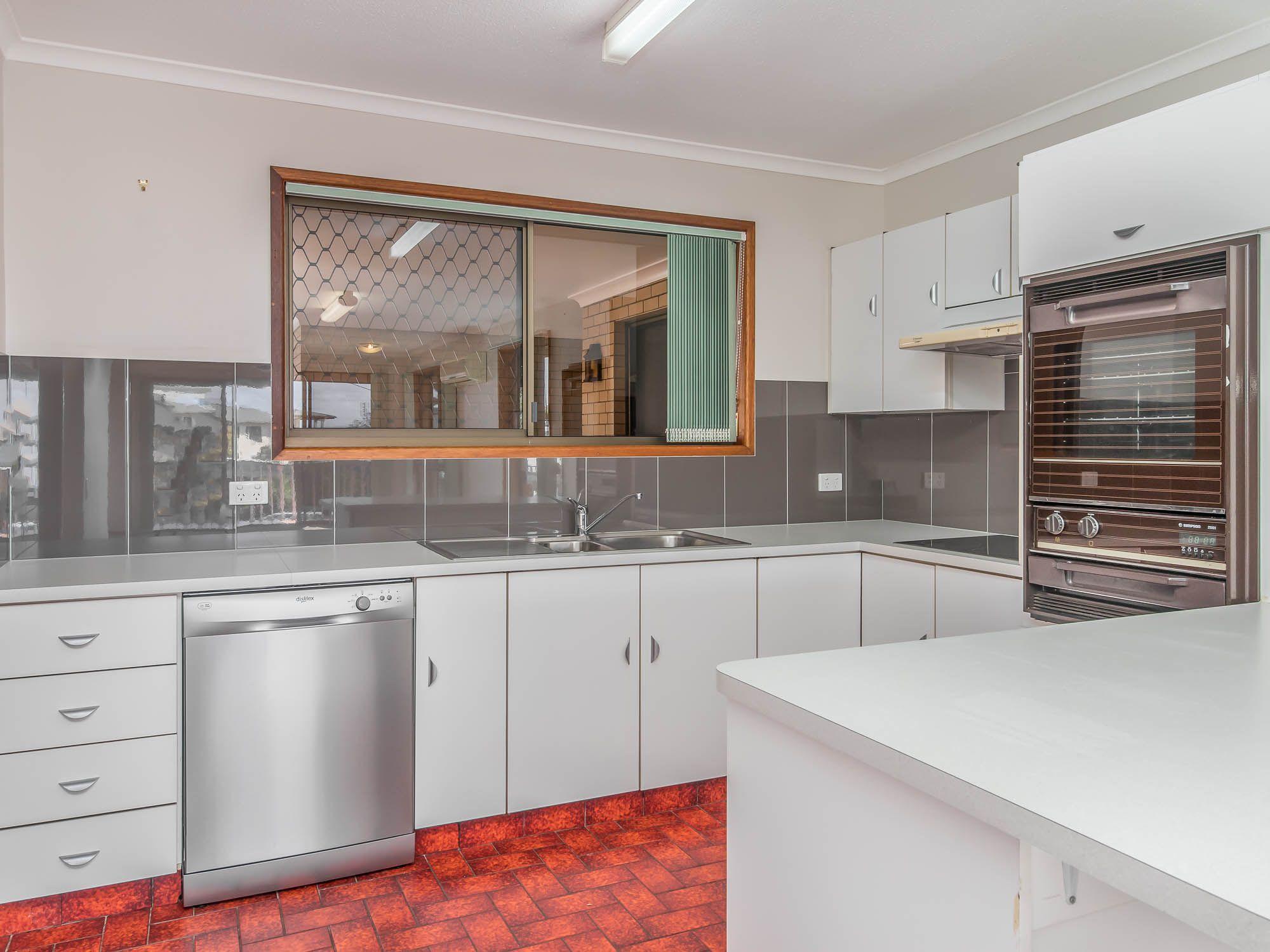 Unit for Rent: Urangan, QLD 4655, QLD, 4655