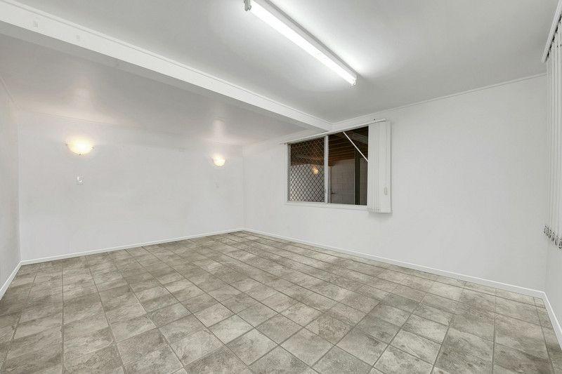 COZY 2-BEDROOM UNIT WITH RUMPUS ROOM