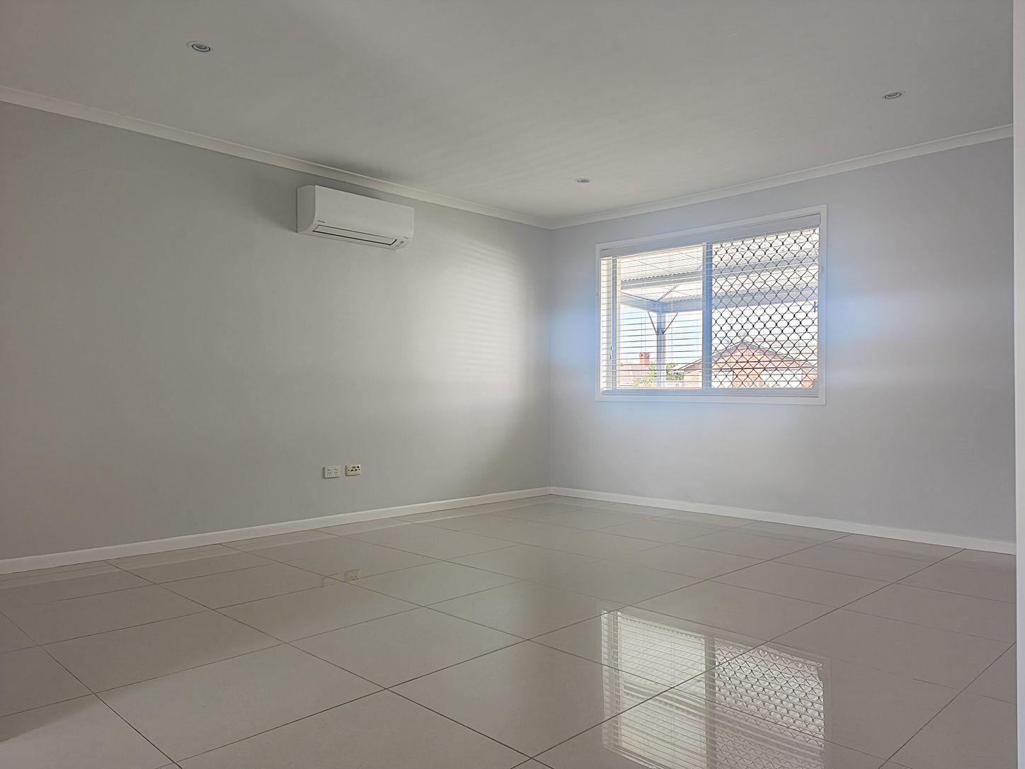 House for Rent: Mount Warren Park, QLD 4207, QLD, 4207