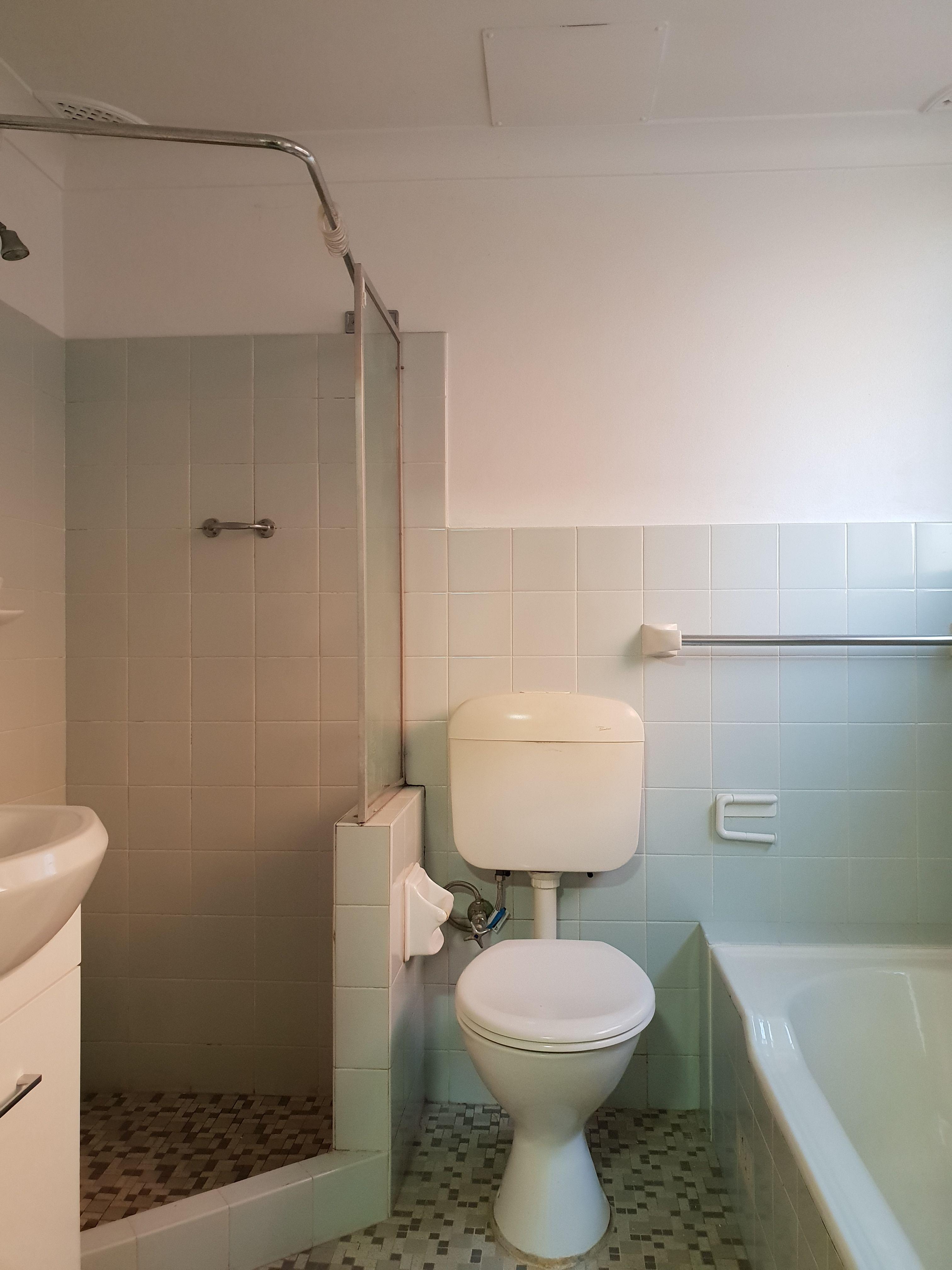 WELL PRESENTED SPACIOUS ONE BEDROOM UNIT FOR RENT