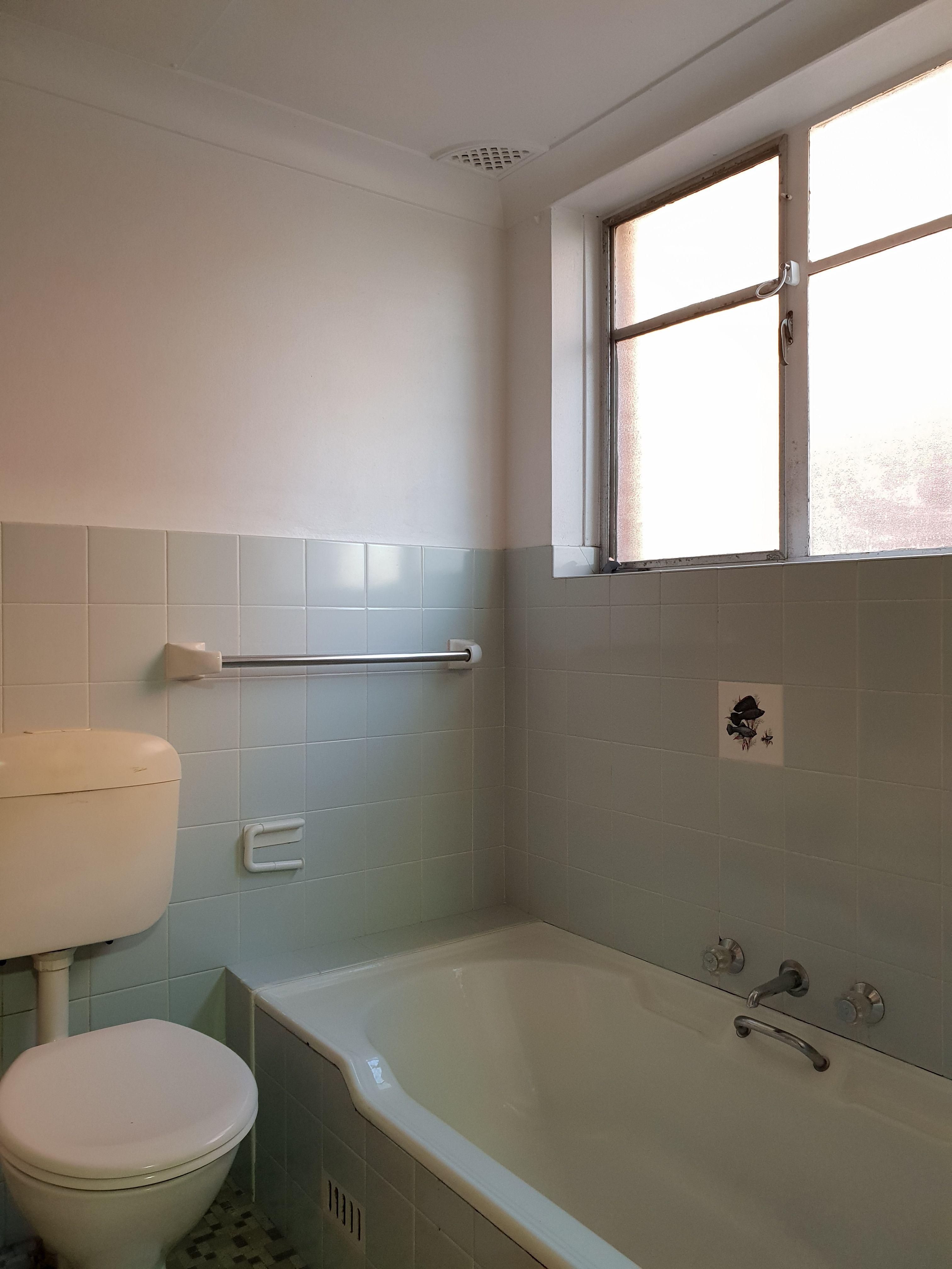 WELL PRESENTED SPACIOUS ONE BEDROOM UNIT FOR RENT