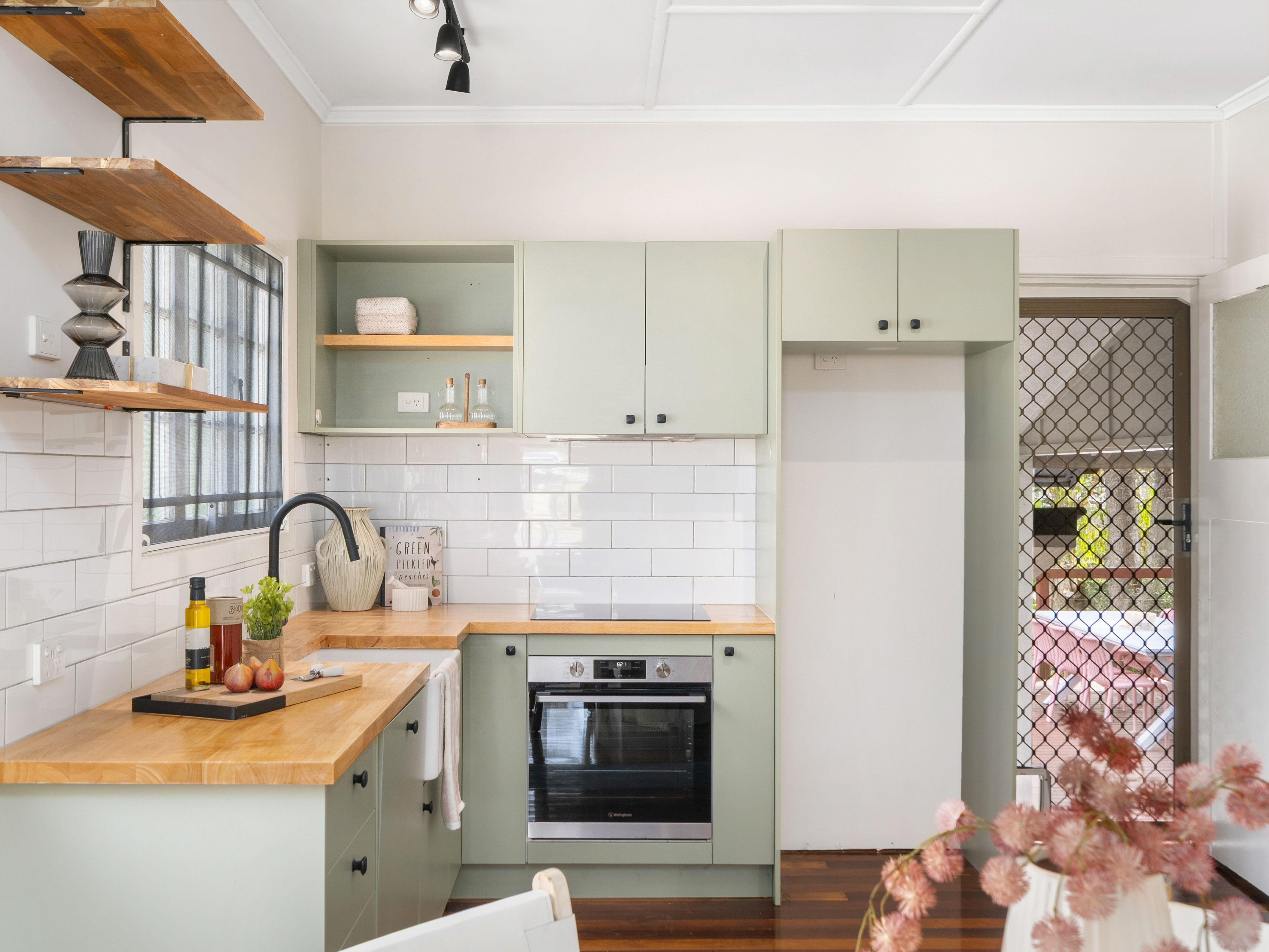 Charming 3-Bedroom Cottage with Modern Designer Kitchen, Air Conditioning, and More!